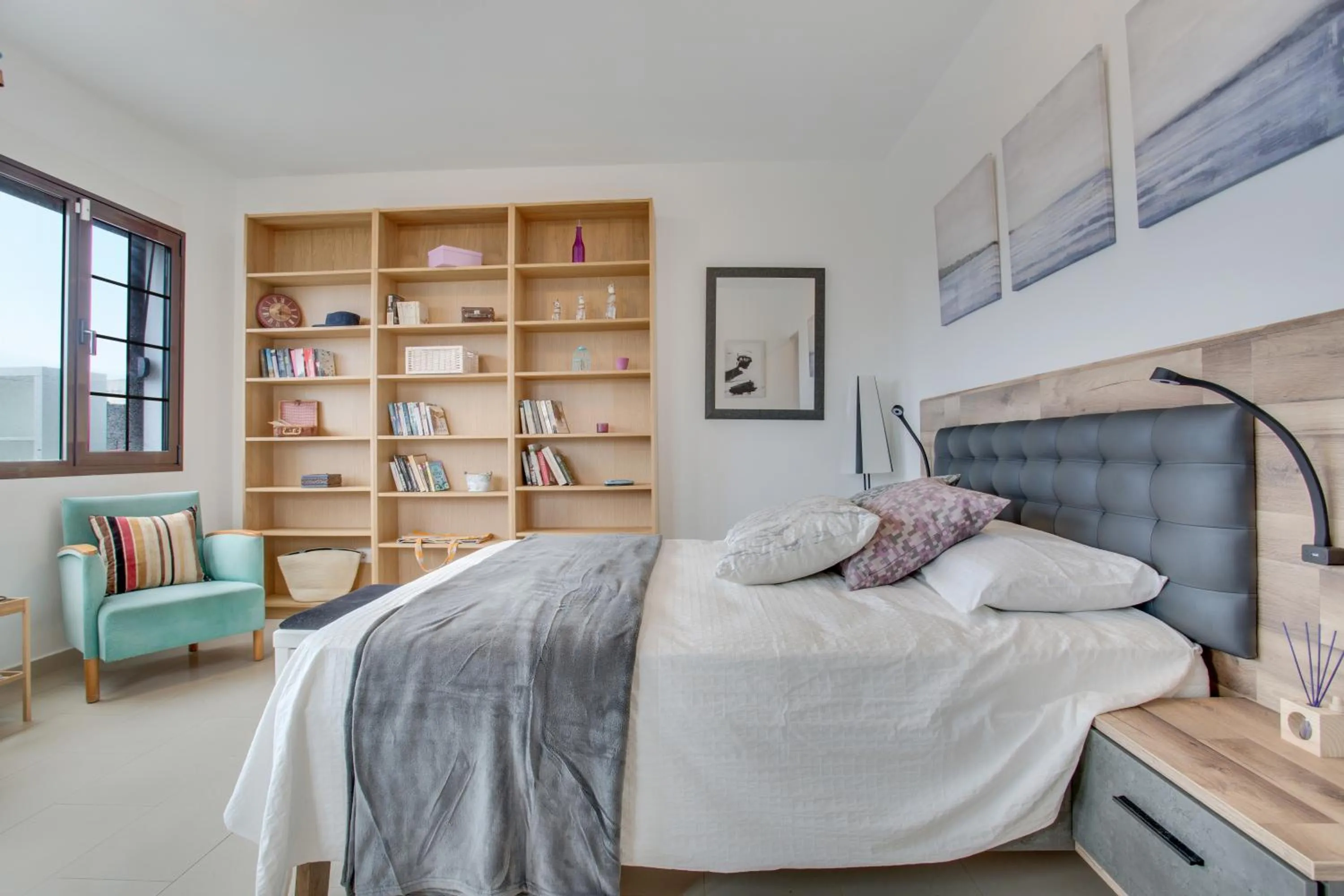 Living room, Bed in Villa Kodotoma