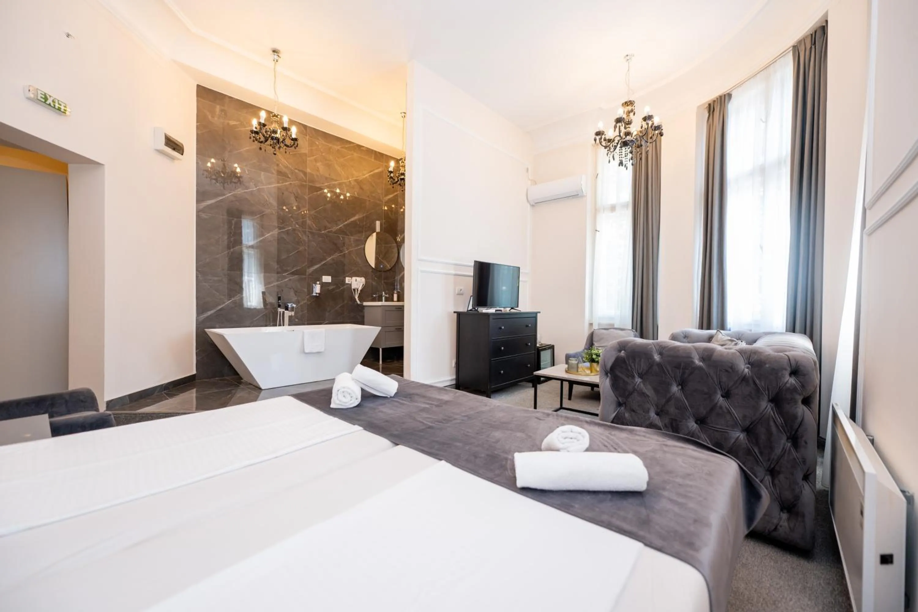 Living room, Bed in Boutique Hotel Kings Palace