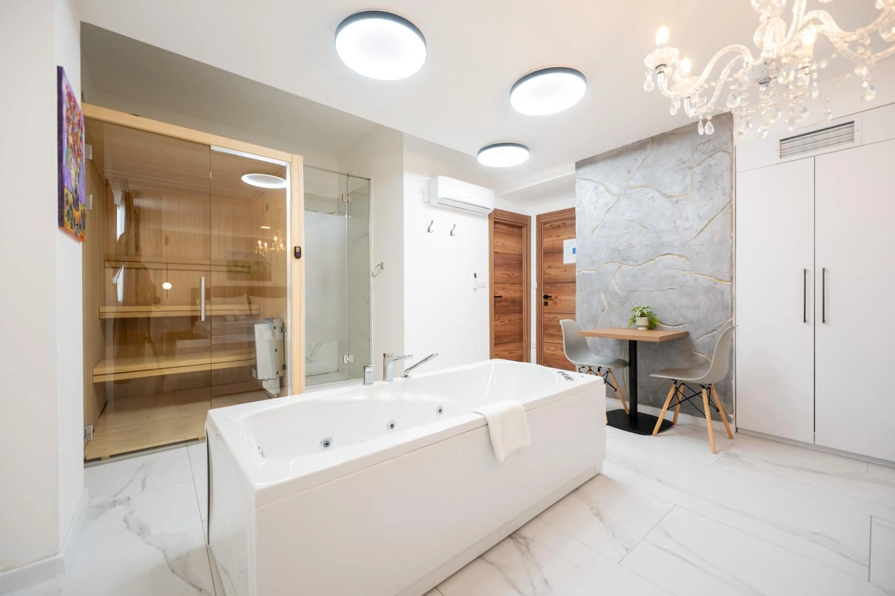 Shower in Boutique Hotel Kings Palace