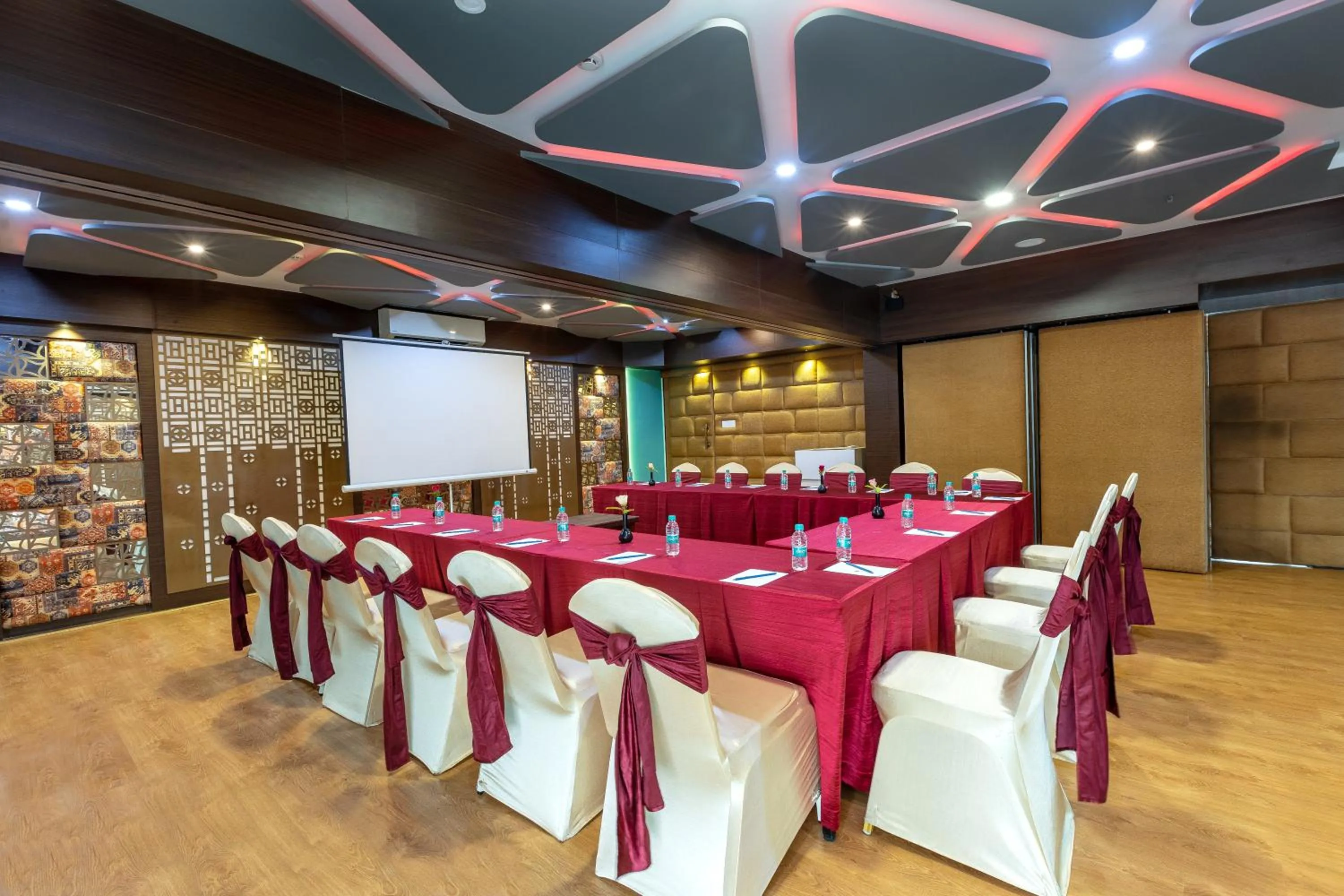 Banquet/Function facilities in The Saibaba Hotel