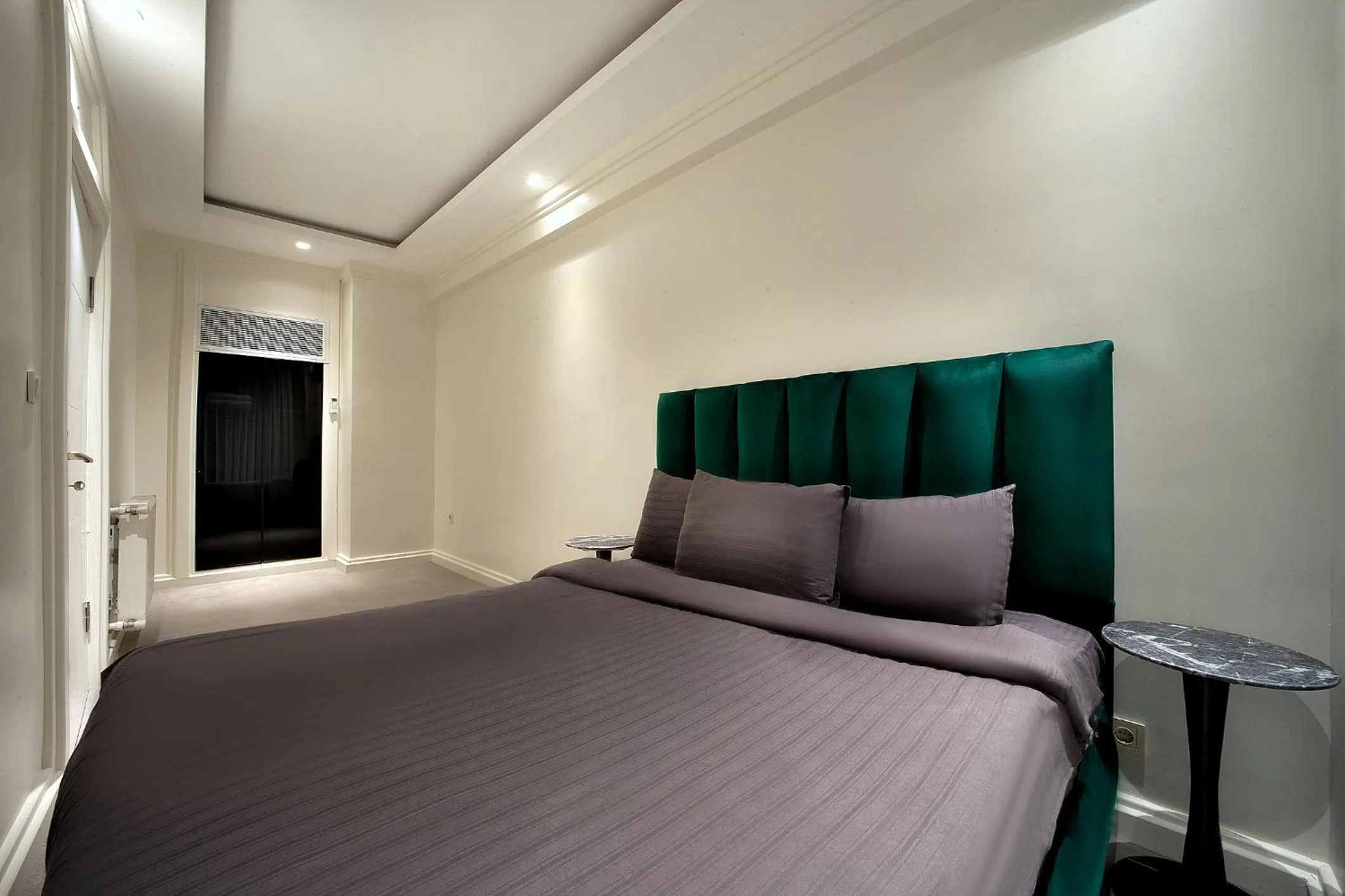 Bed in Walton Gardens Pera