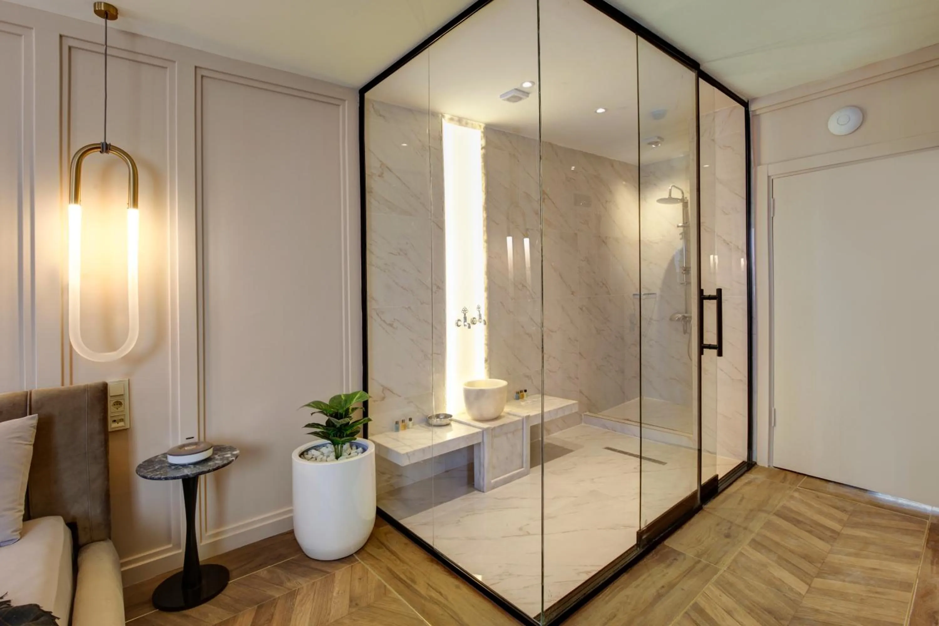 Bathroom in Walton Gardens Pera