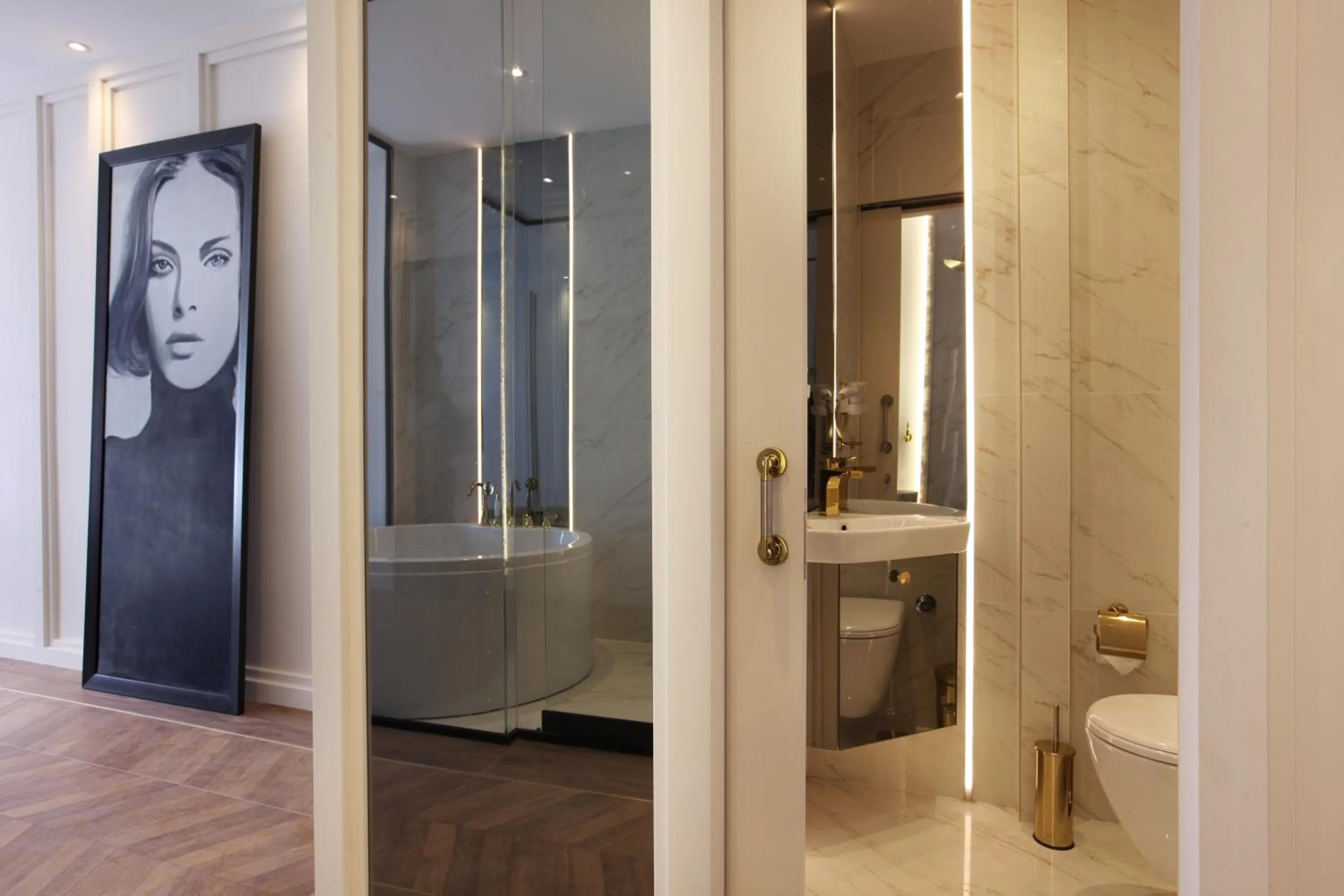 Toilet in Walton Gardens Pera