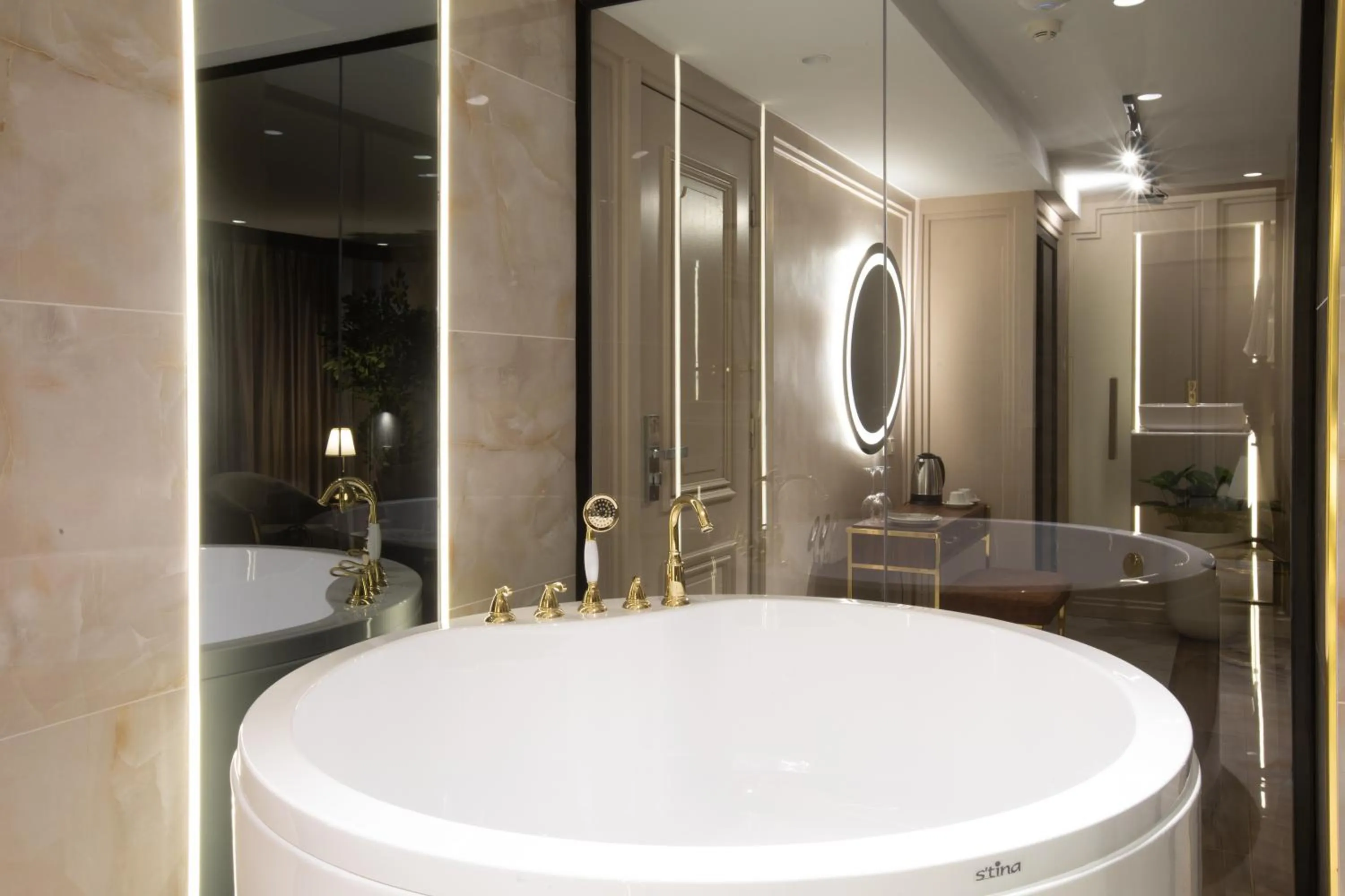 Bathroom in Walton Gardens Pera