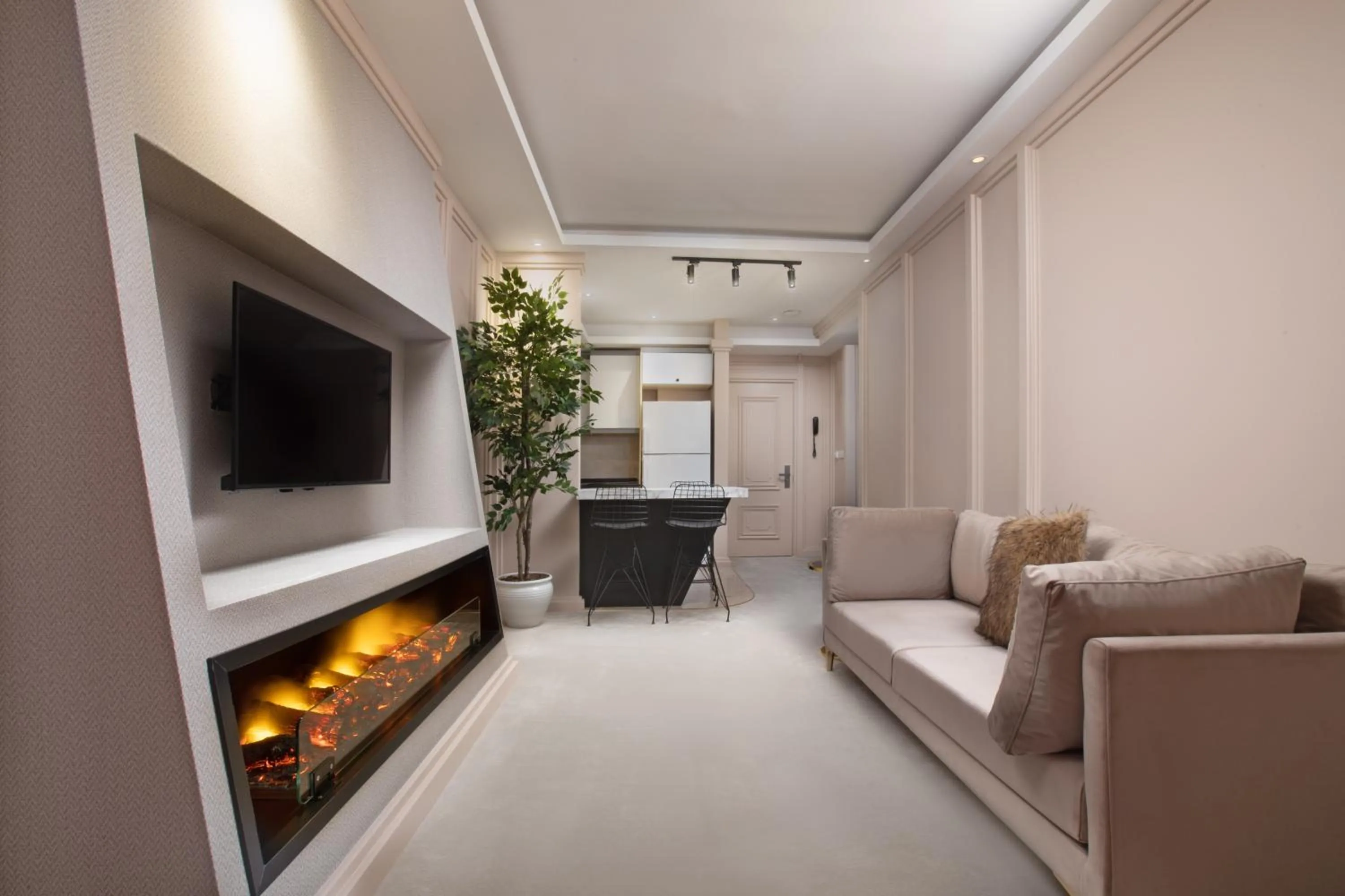 Seating area in Walton Gardens Pera