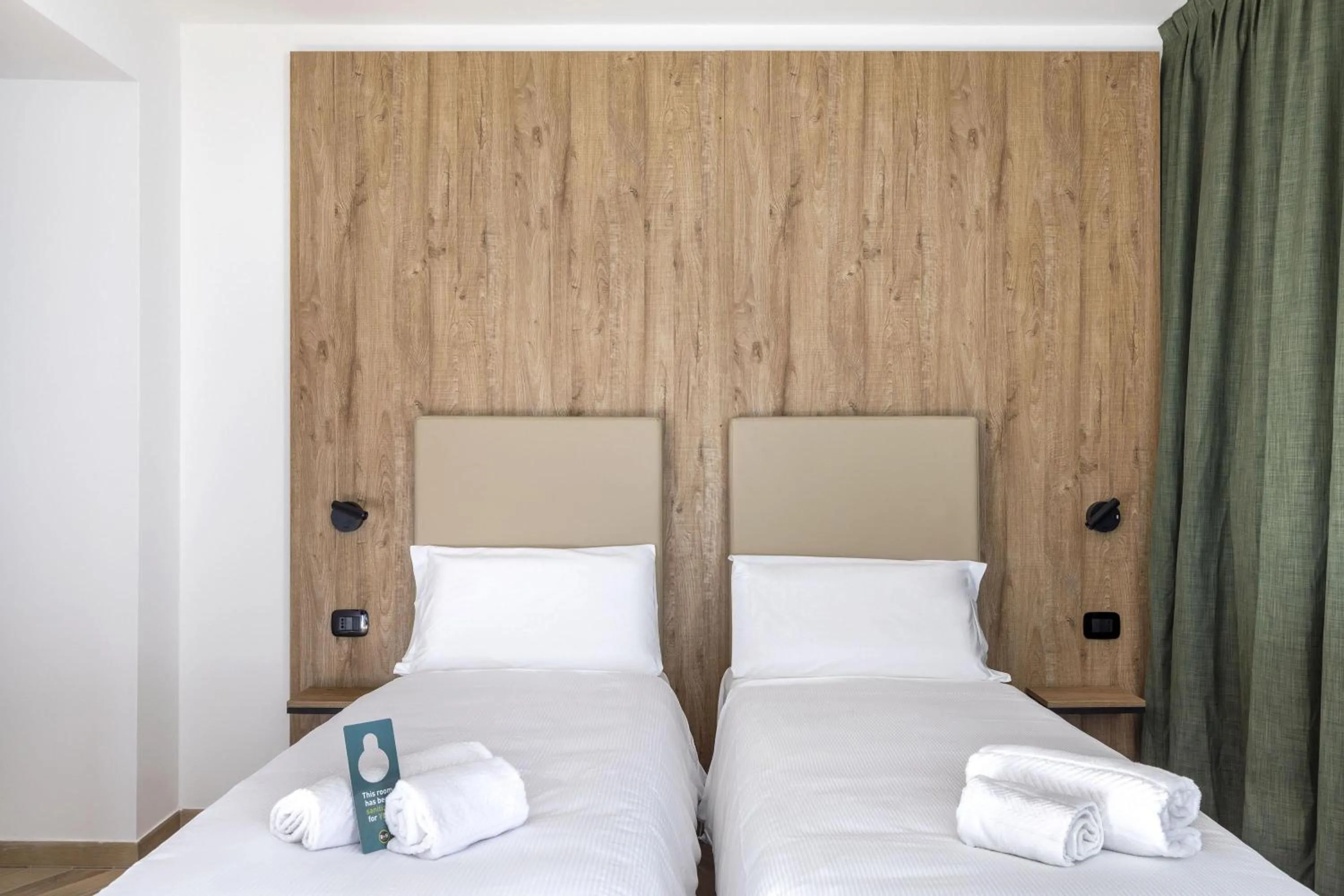 Photo of the whole room, Bed in B&B Hotel Passo Tre Croci Cortina