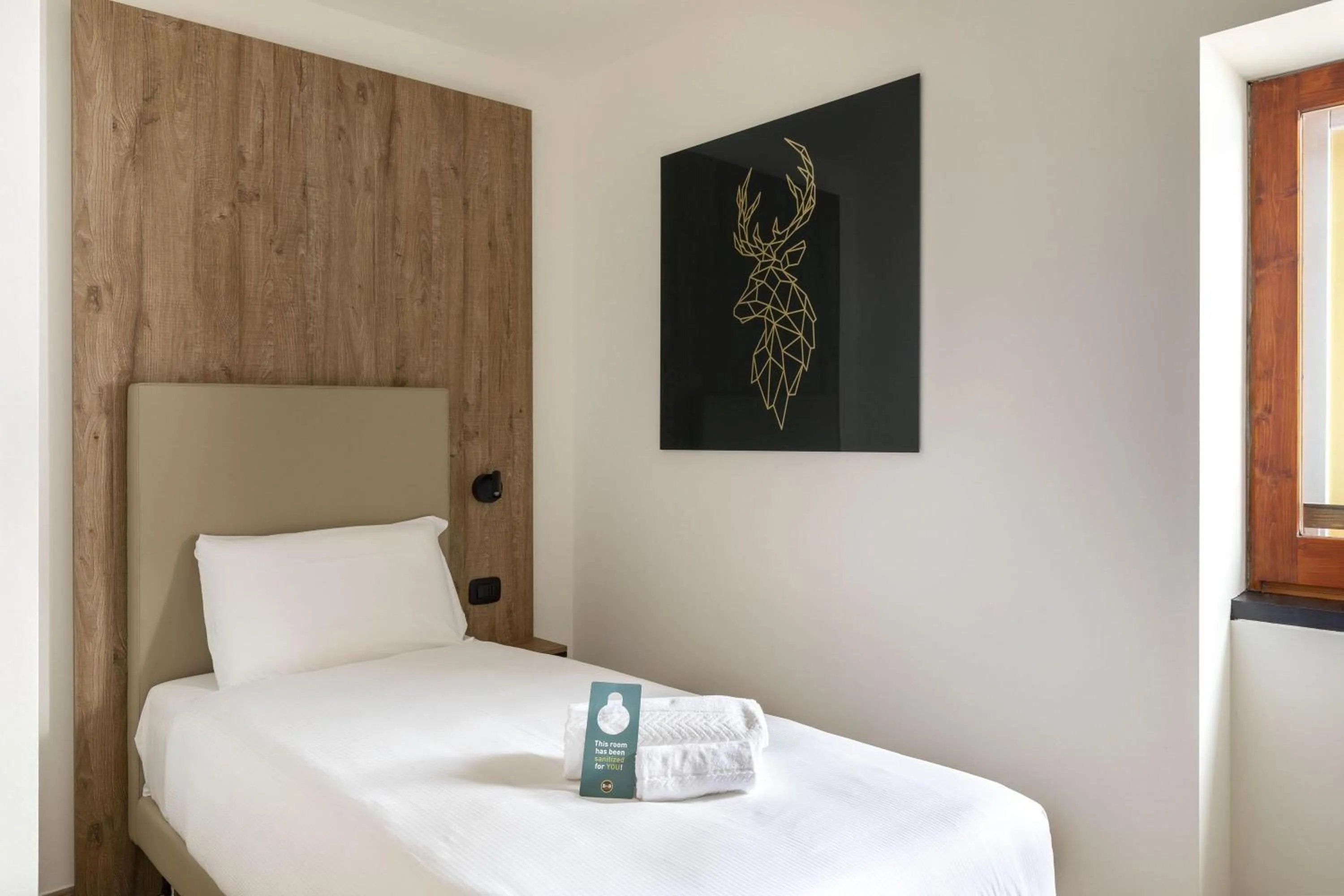 Photo of the whole room, Bed in B&B Hotel Passo Tre Croci Cortina