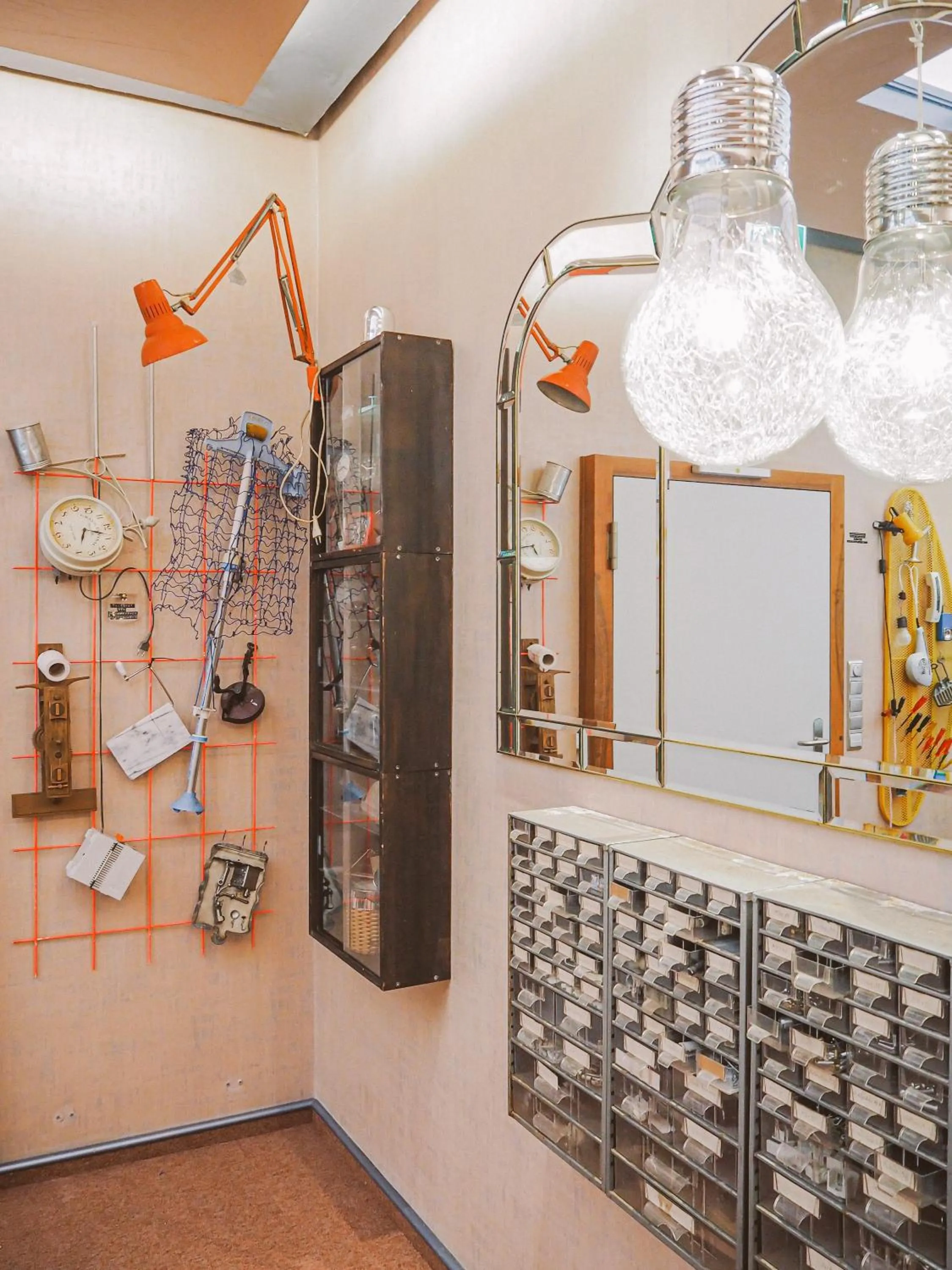 Decorative detail in Tante ALMA's Mülheimer Hotel