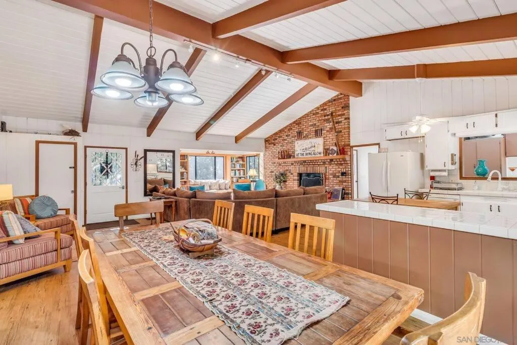Dining area in Pine Hills Cabin in Julian