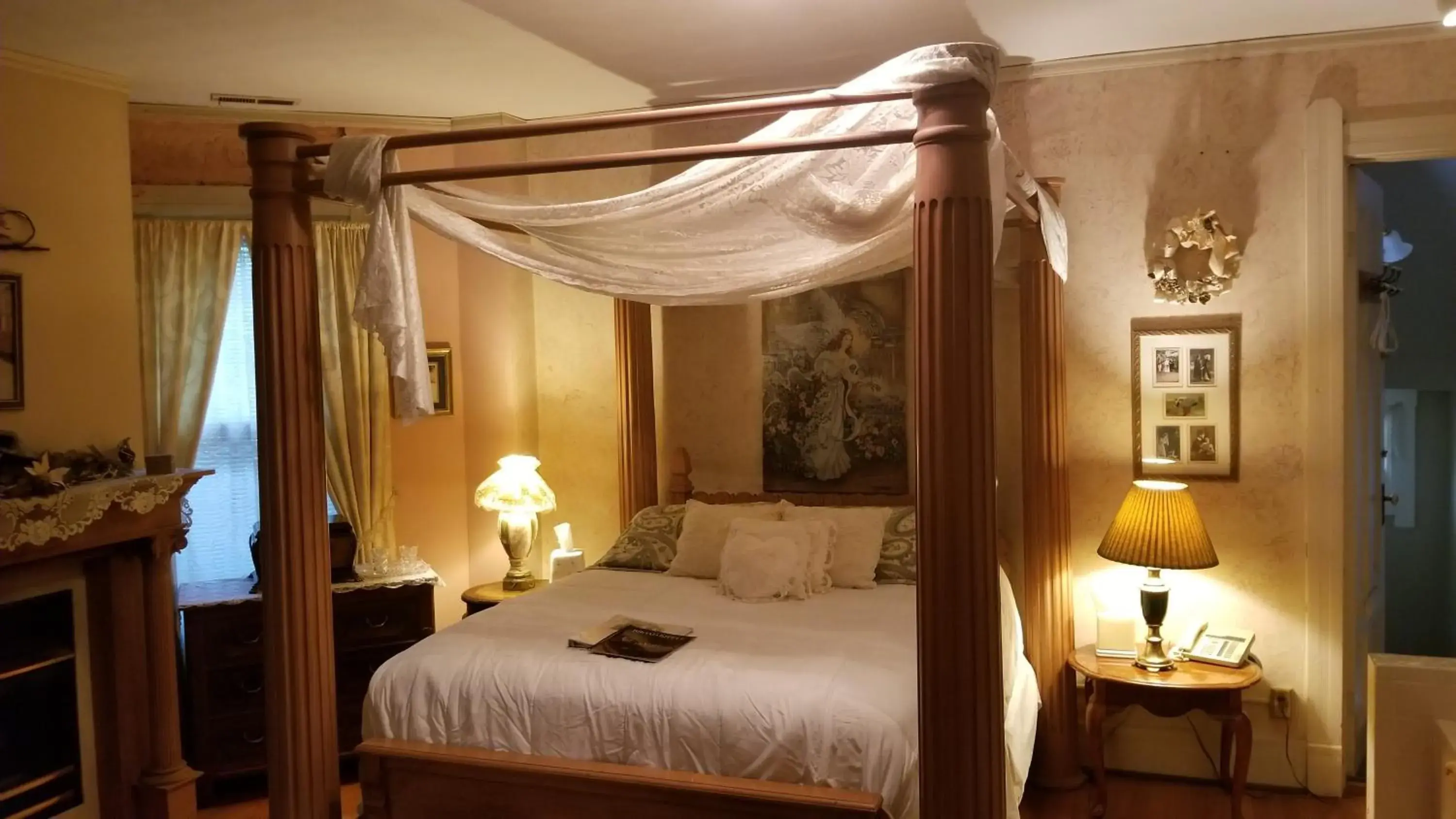 Double Room with Spa Bath - single occupancy in Old Northside Bed & Breakfast Double Room with Spa Bath - single occupancy in Old Northside Bed & Breakfast