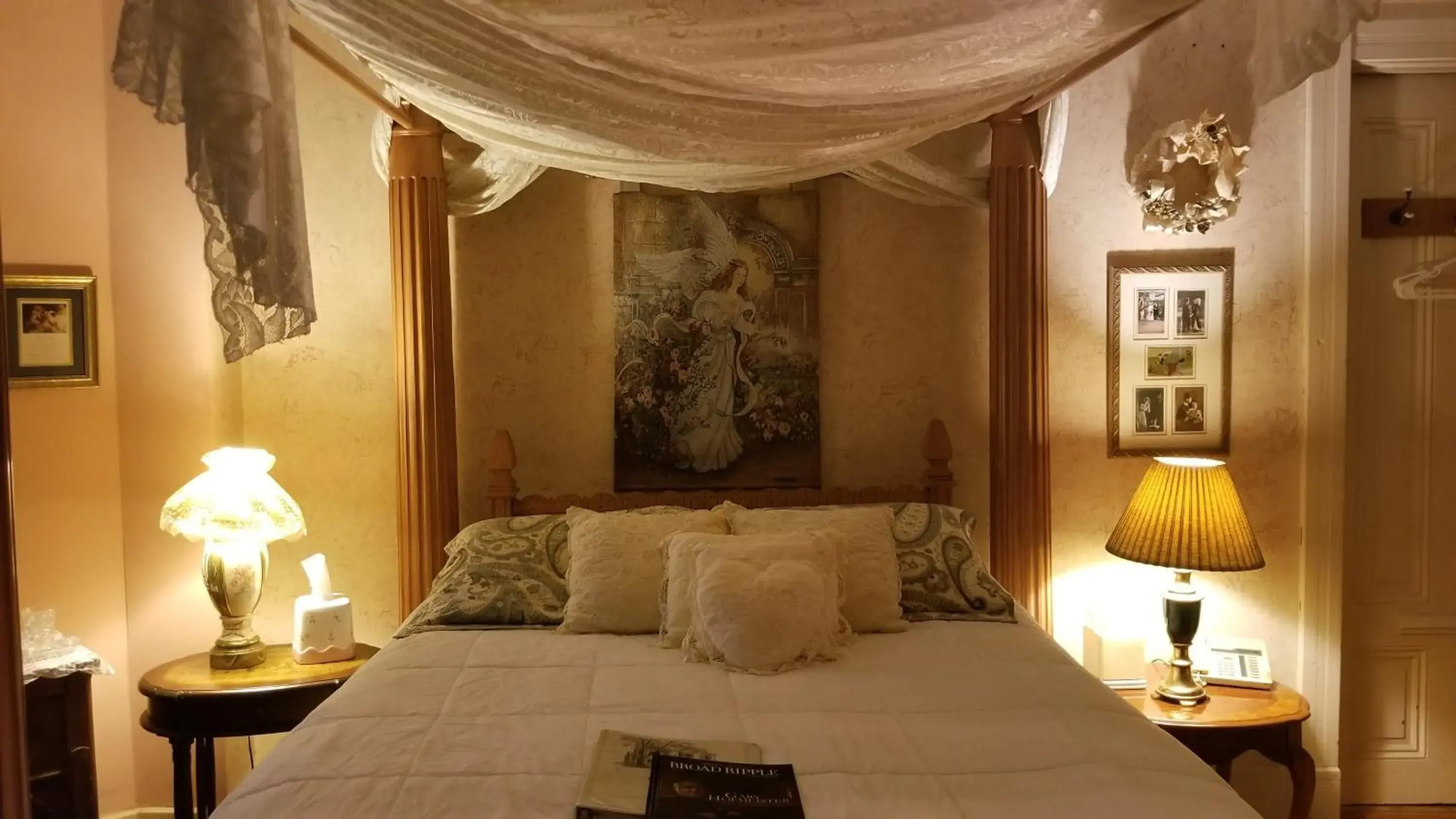 Double Room with Spa Bath - single occupancy in Old Northside Bed & Breakfast Double Room with Spa Bath - single occupancy in Old Northside Bed & Breakfast