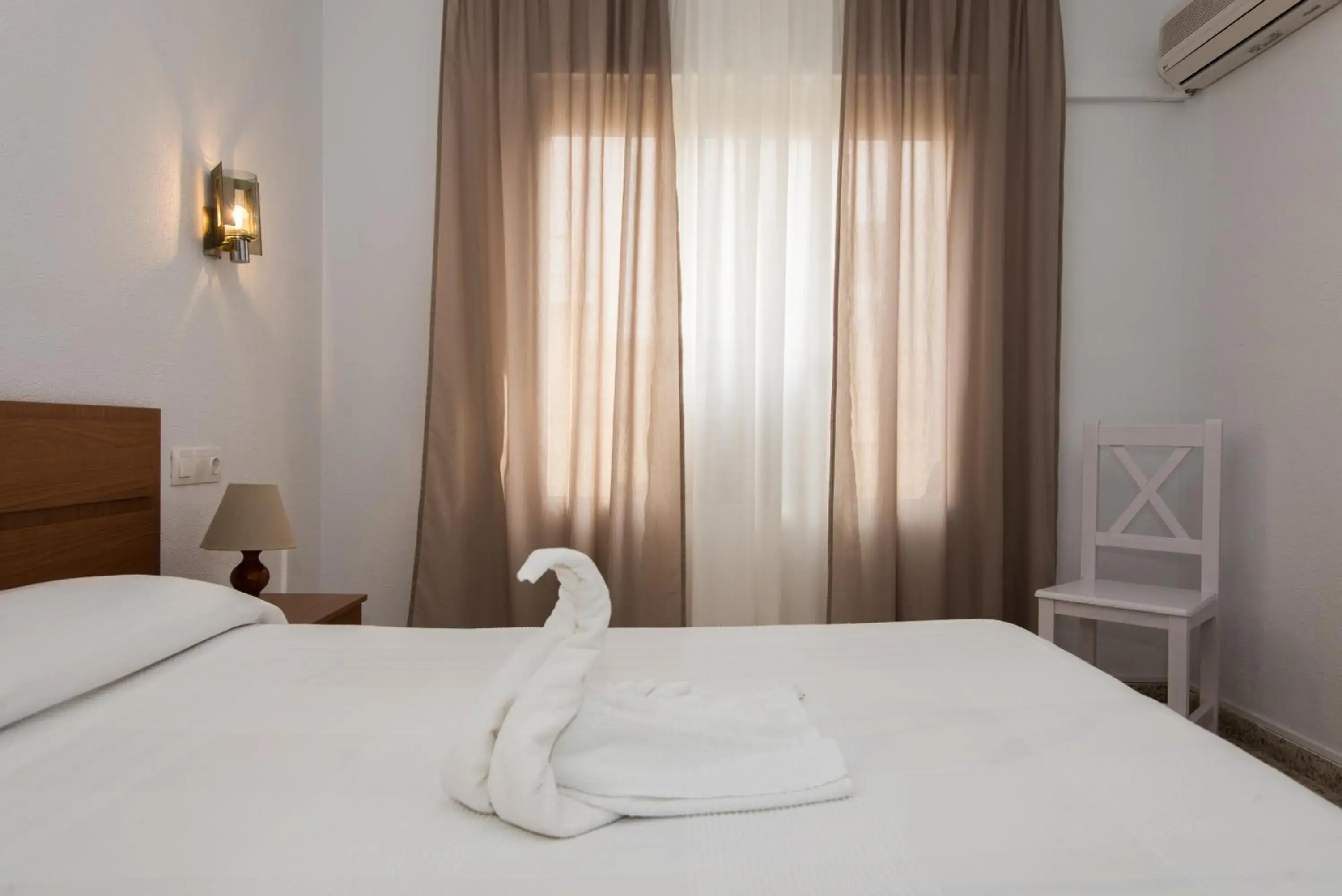 Twin Room in Costa De La Luz Twin Room in Costa De La Luz