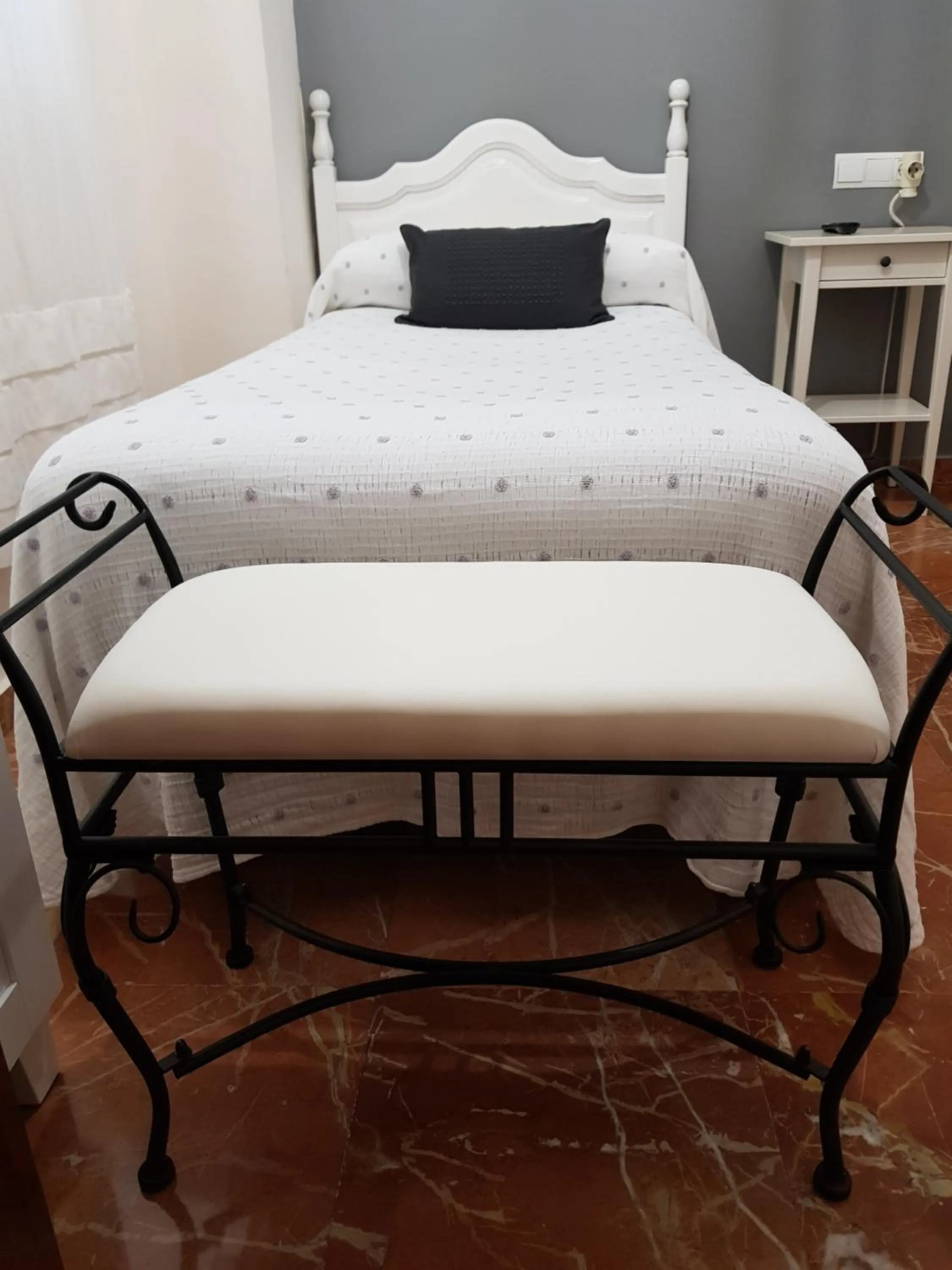 Bathroom, Bed in Pension La Vega