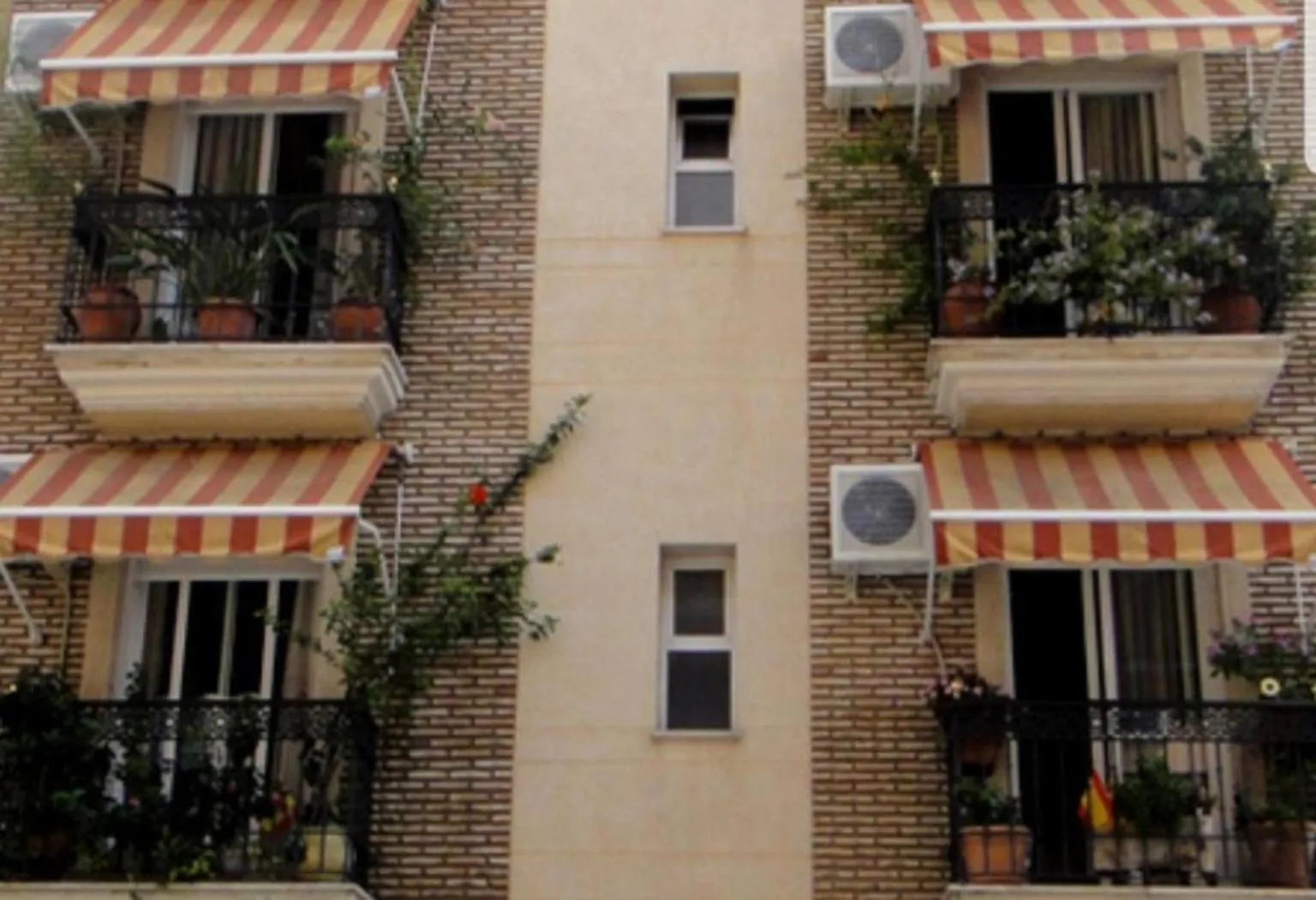 Property building in Pension La Vega