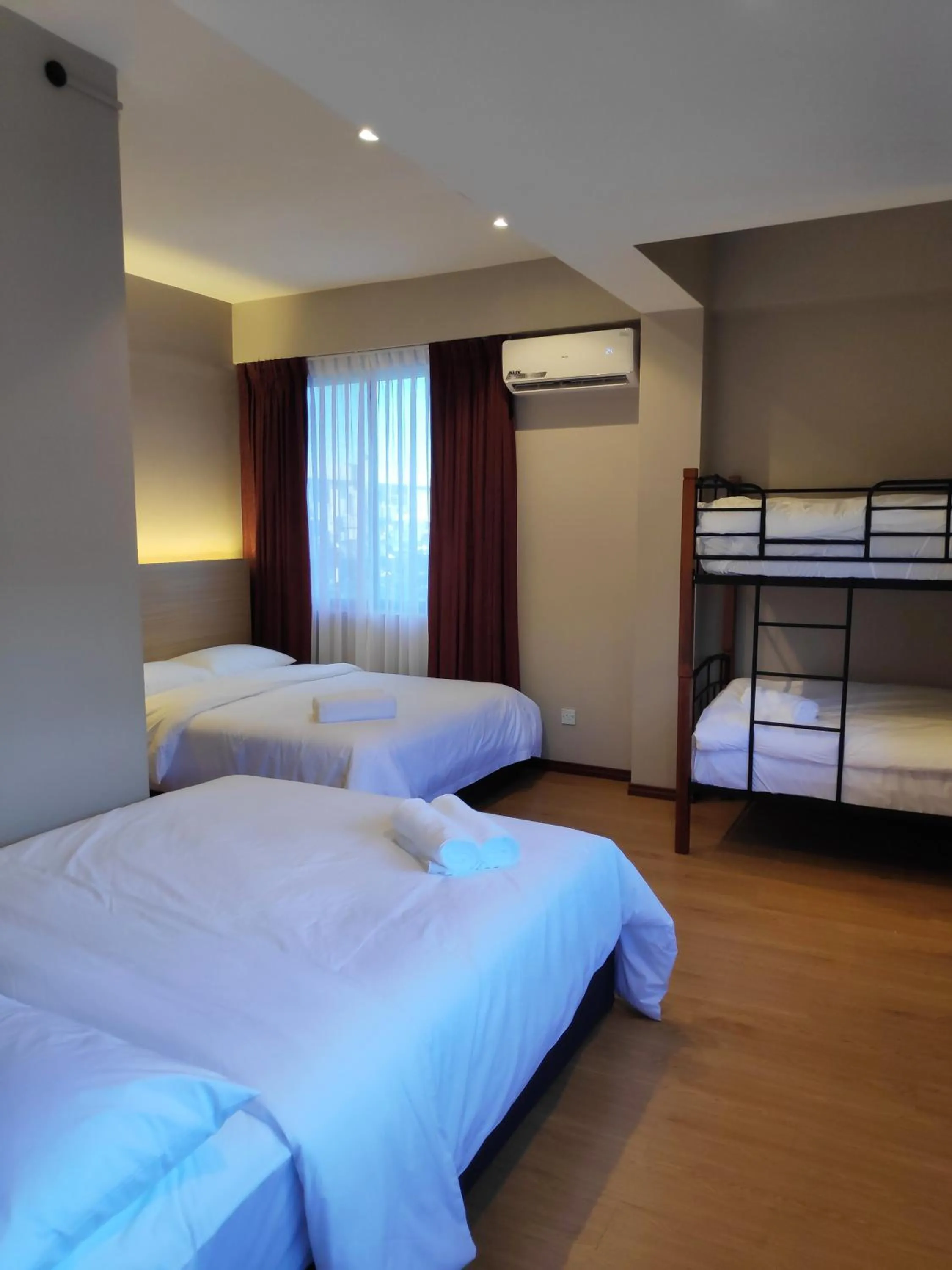 EZ Suites