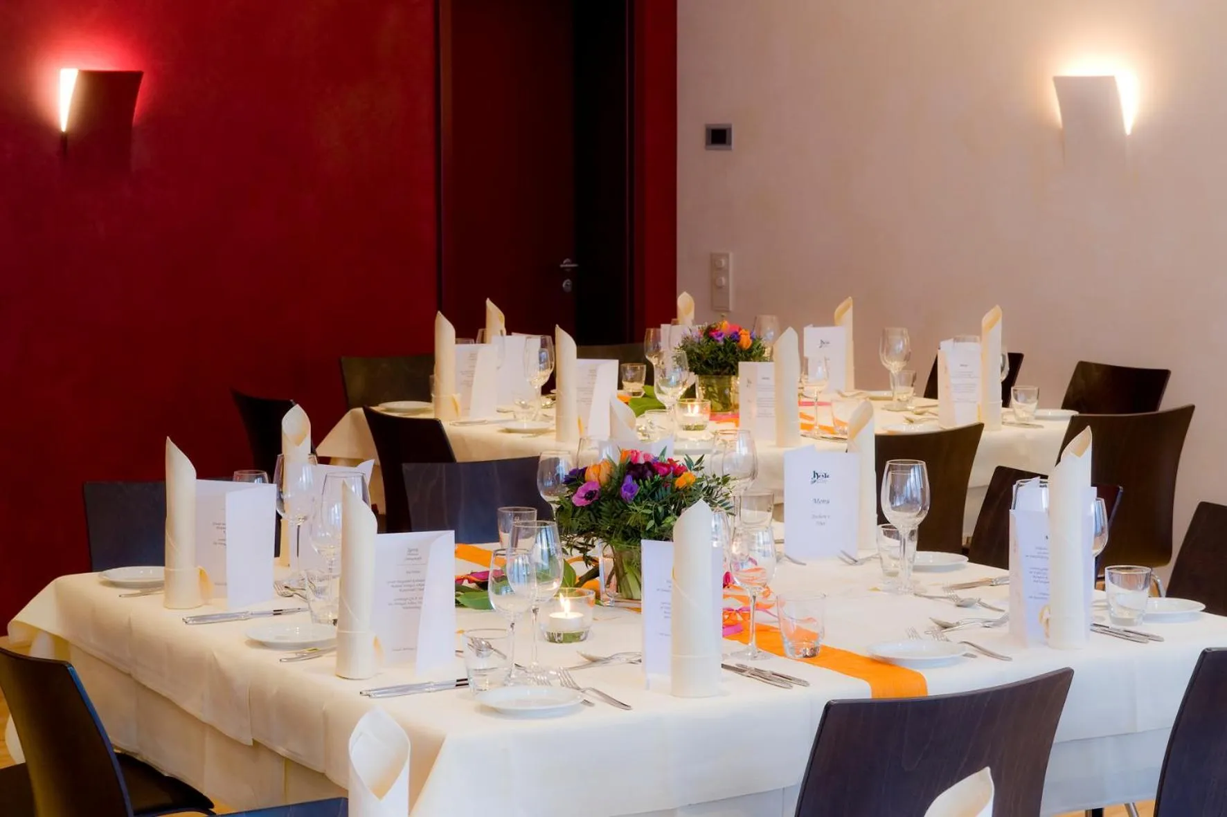 Restaurant/places to eat in Hotel Gloria Superior