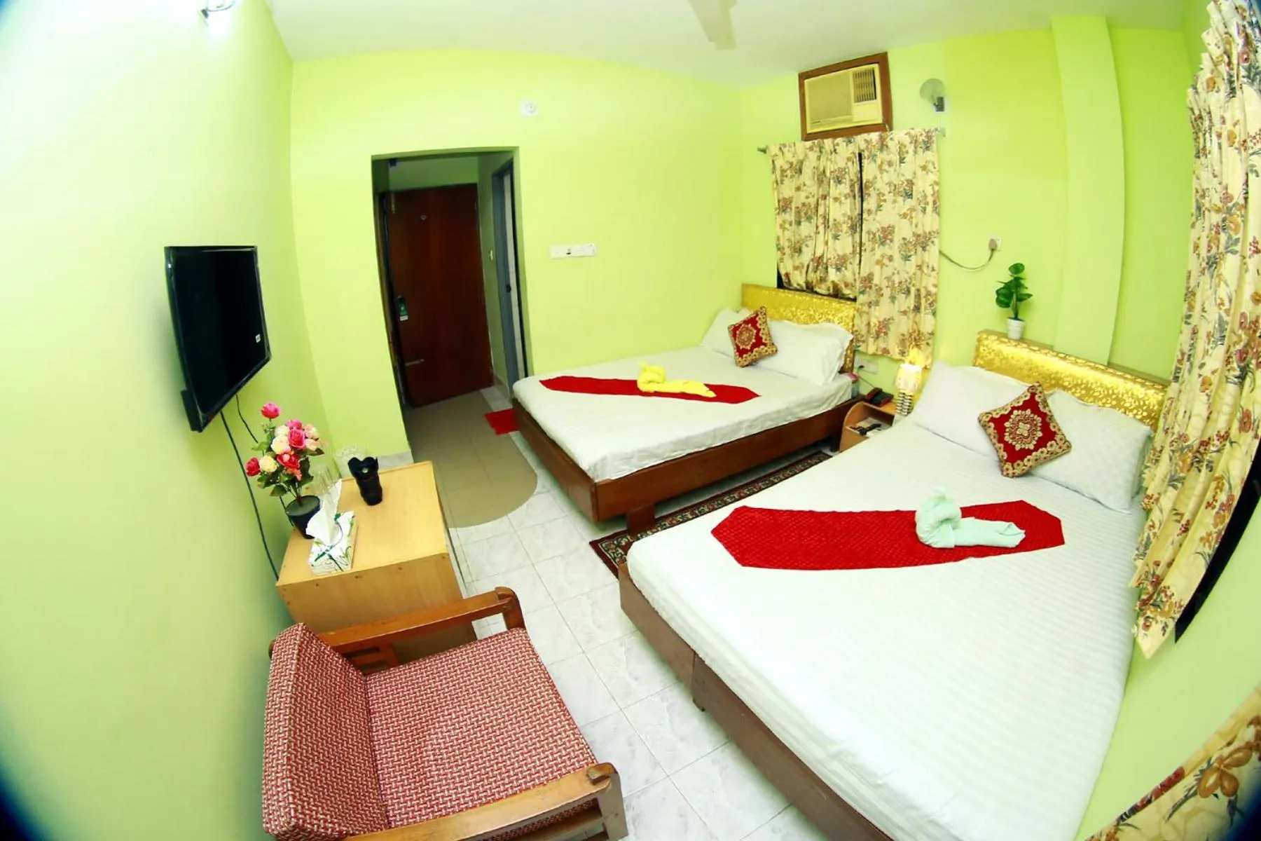 Bed in Hotel Farmis Garden