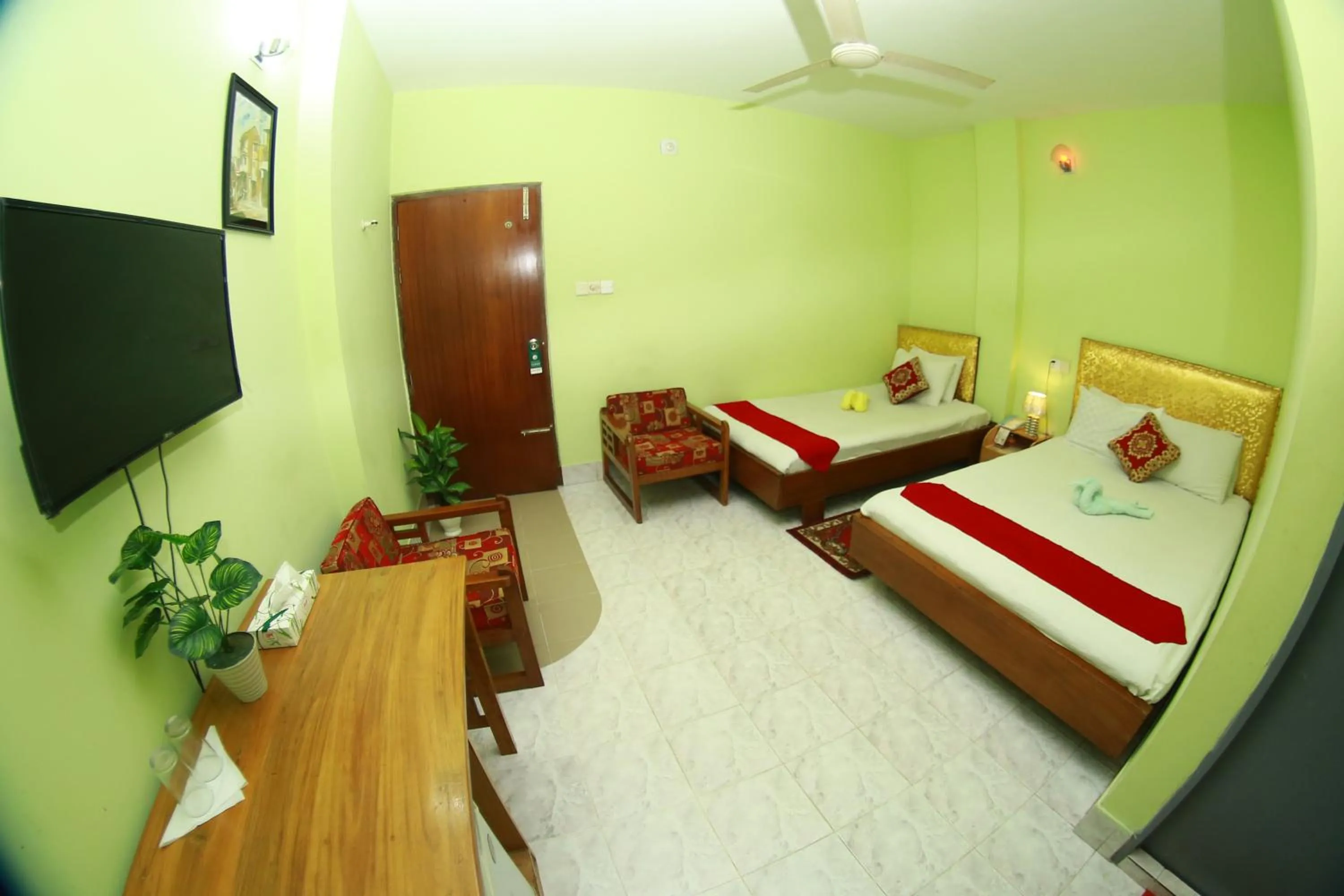 Living room, Bed in Hotel Farmis Garden
