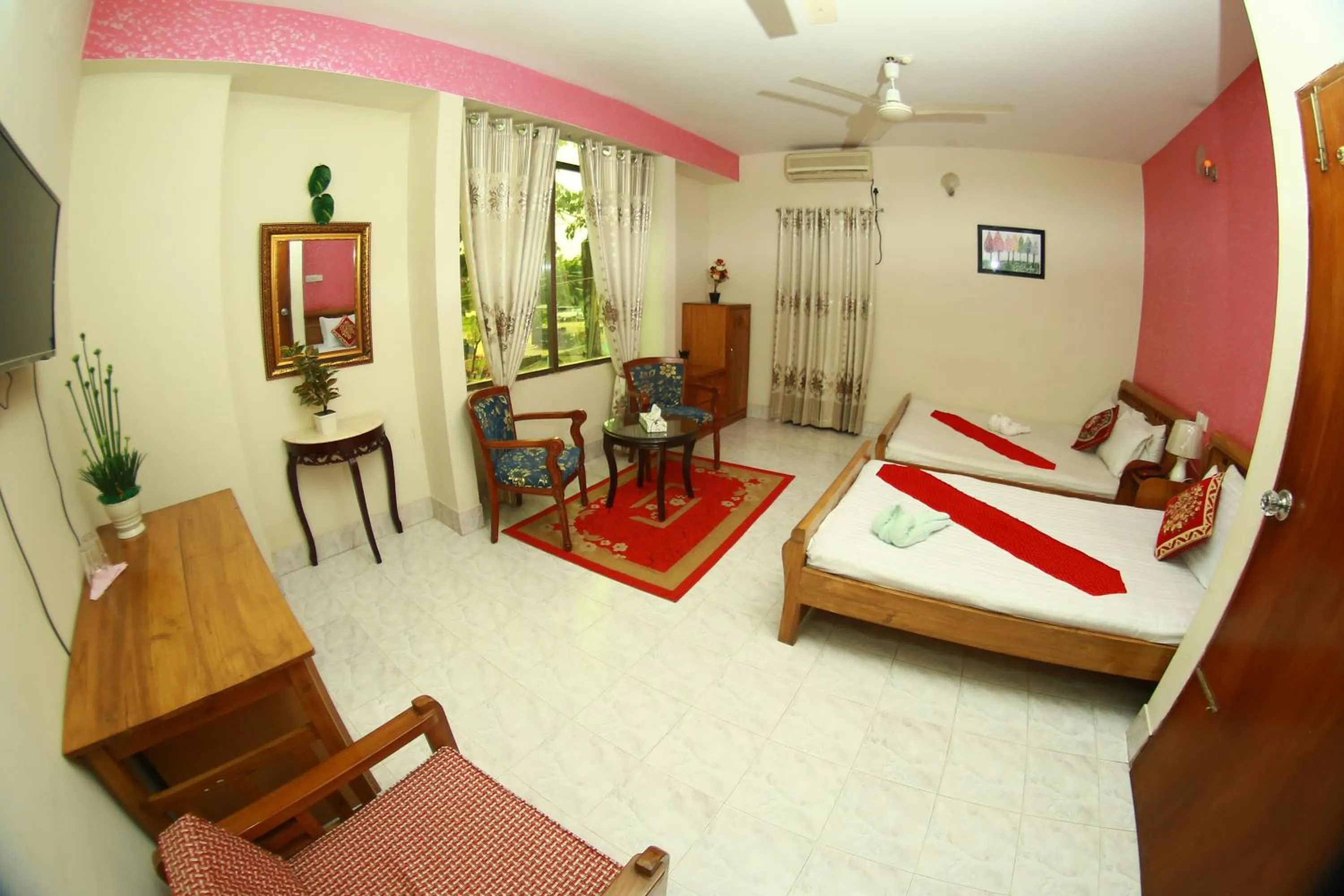 Shower, Bed in Hotel Farmis Garden