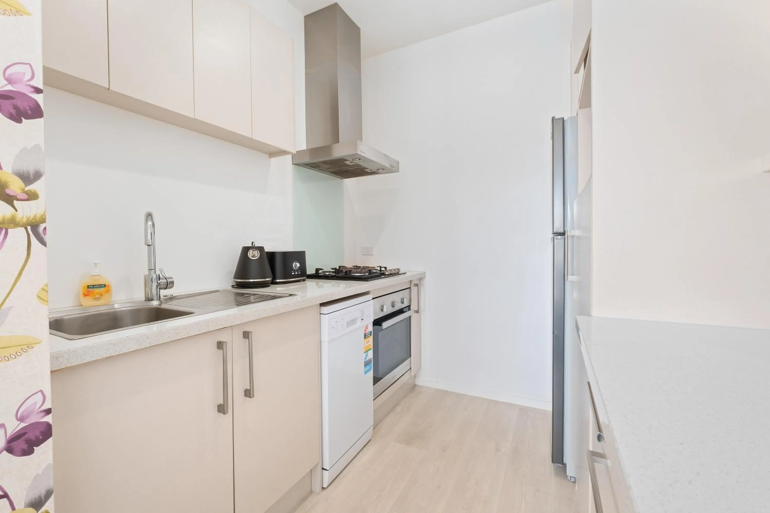 Brookside Gem - Modern 2 Bedroom Apartment