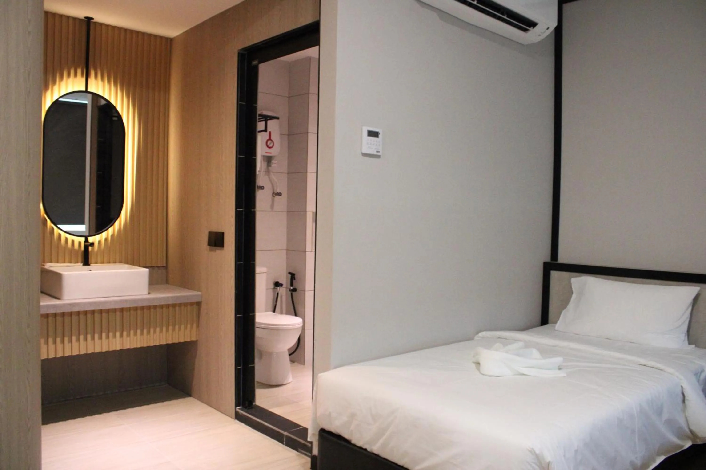 Bed in Urban Inn, SP Saujana