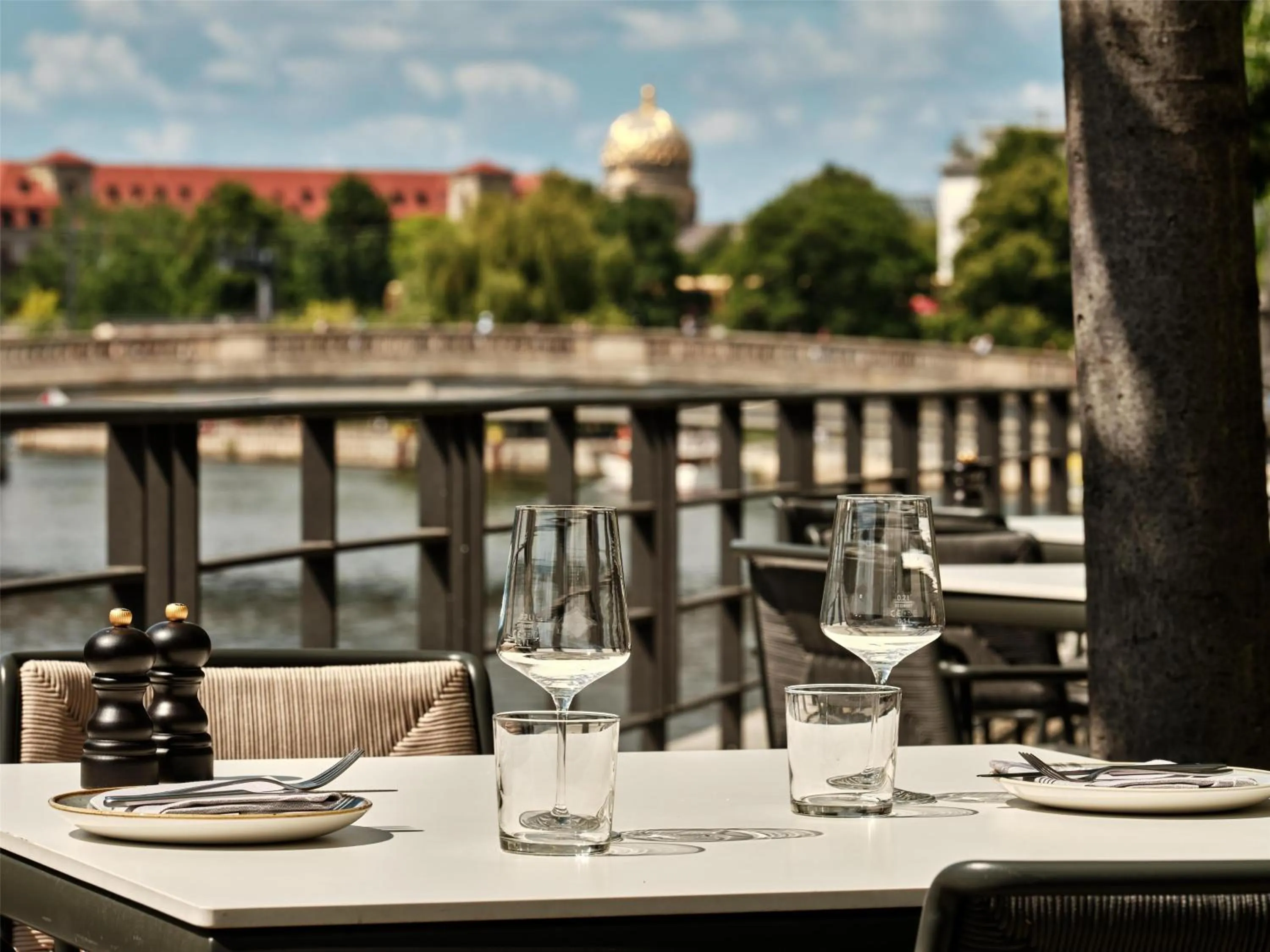 Restaurant/places to eat in Radisson Collection Hotel, Berlin