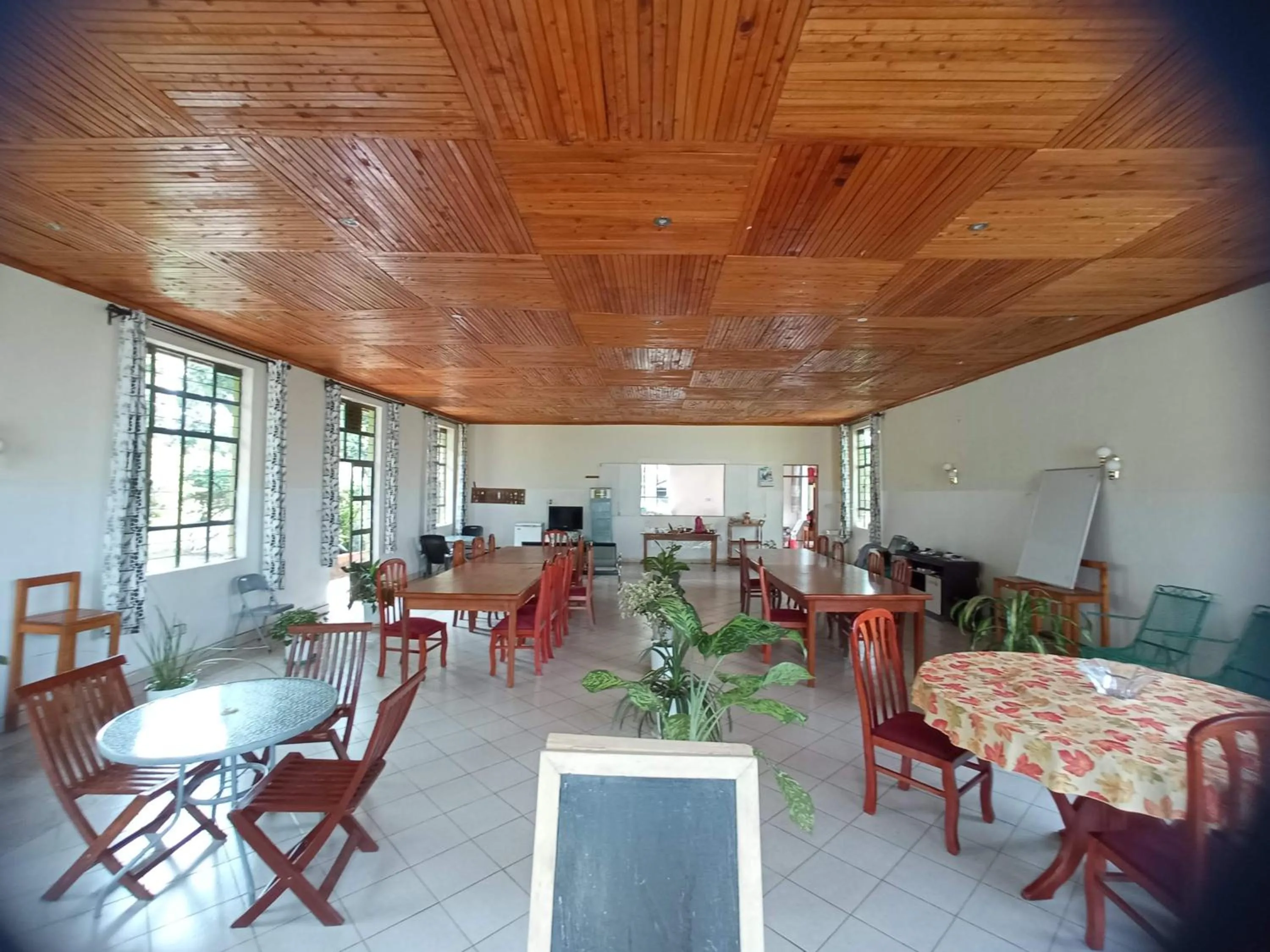 Restaurant/places to eat in Lago Resort - Best Views in Kisumu