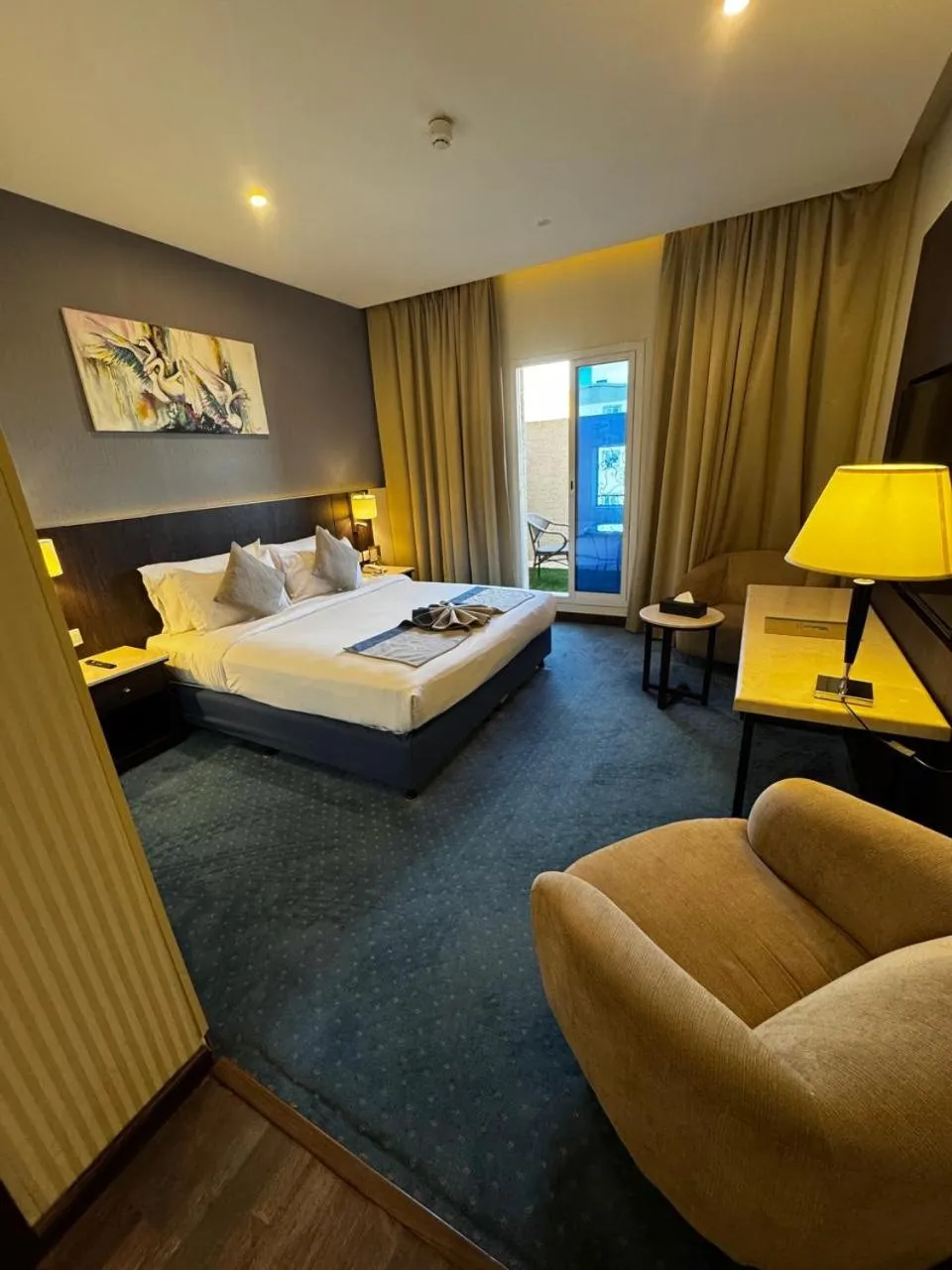 Balcony/Terrace, Bed in Coupard Hotel