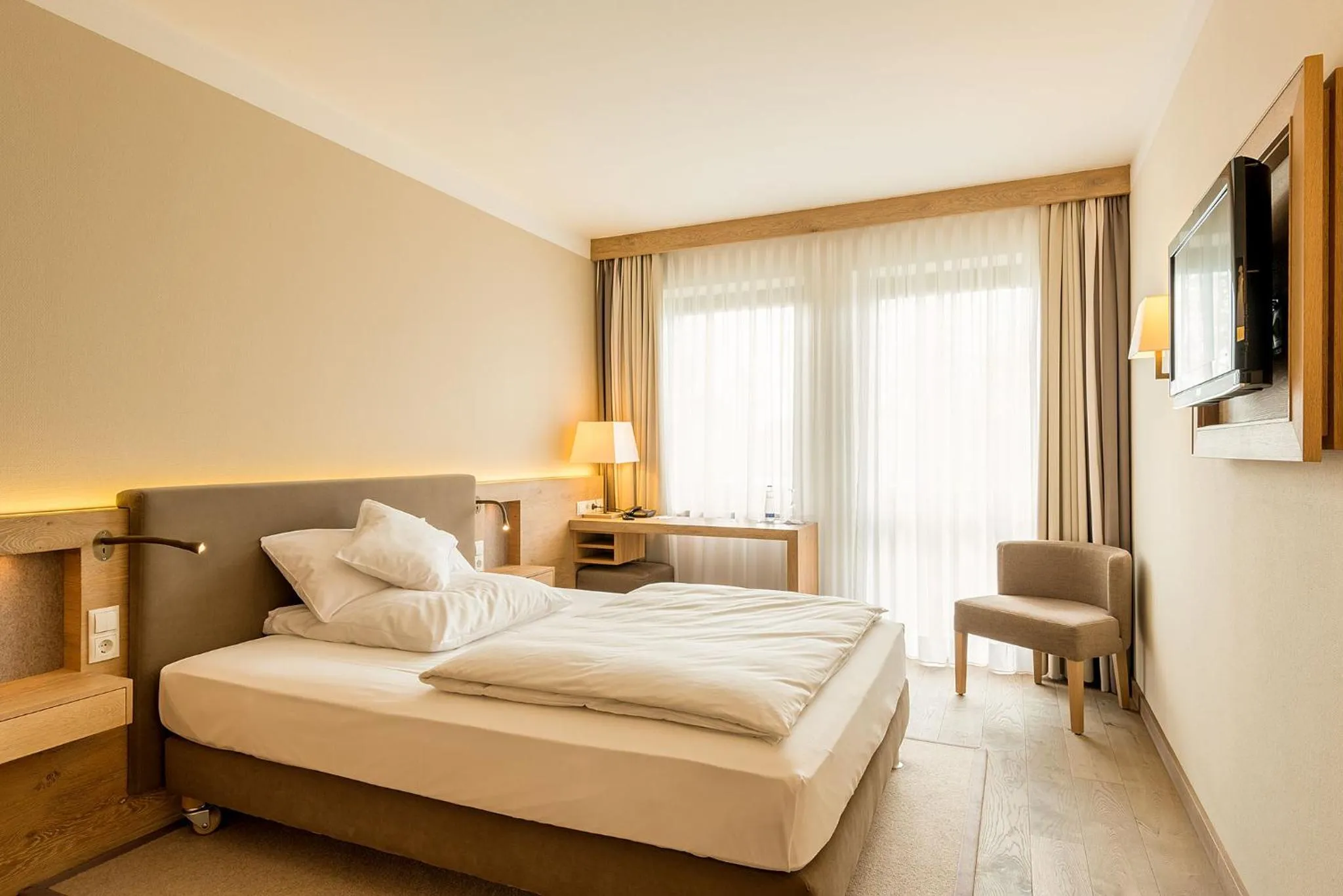 Photo of the whole room, Bed in Bauer Hotel und Restaurant