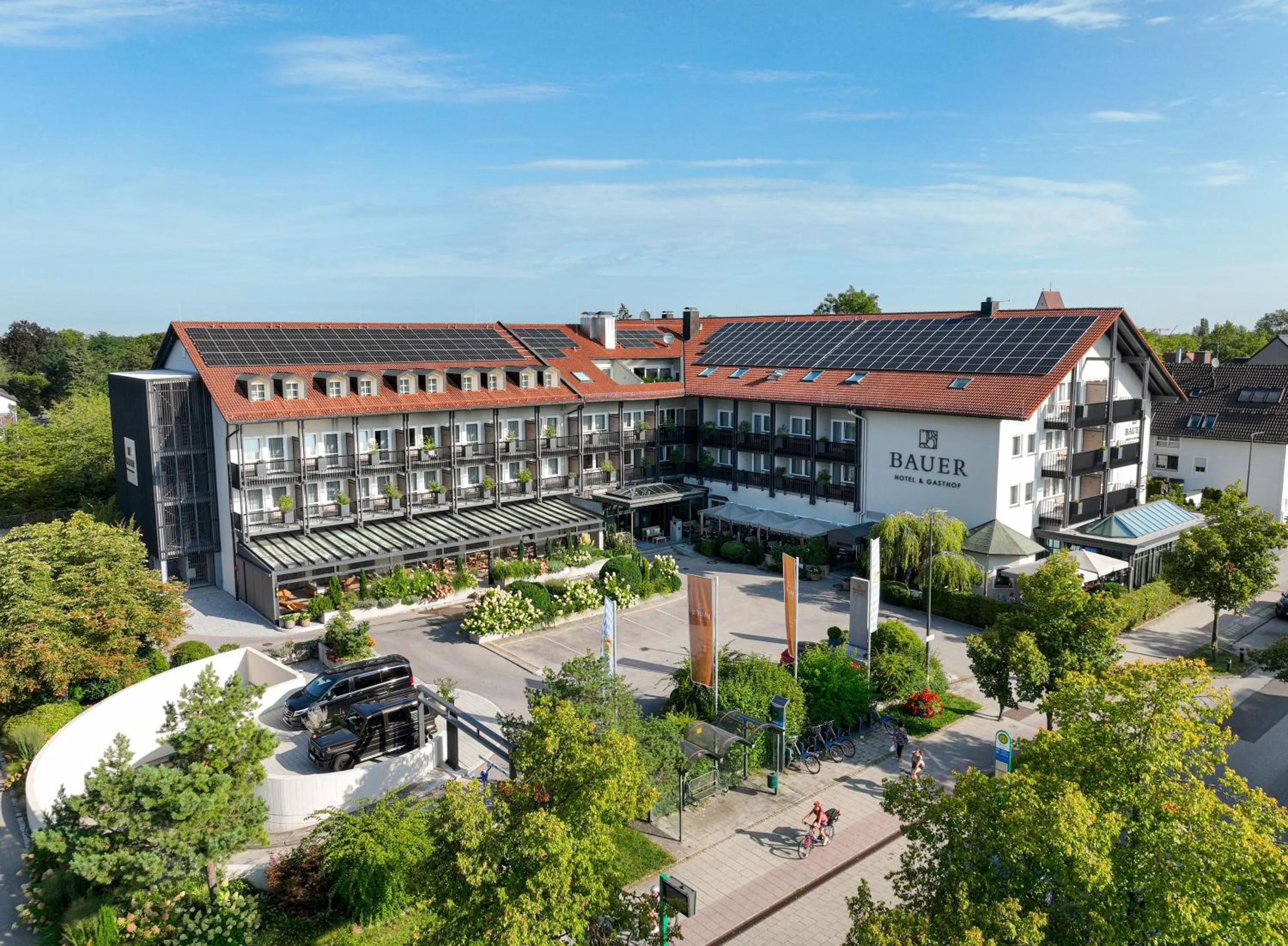 Property building in Bauer Hotel und Restaurant