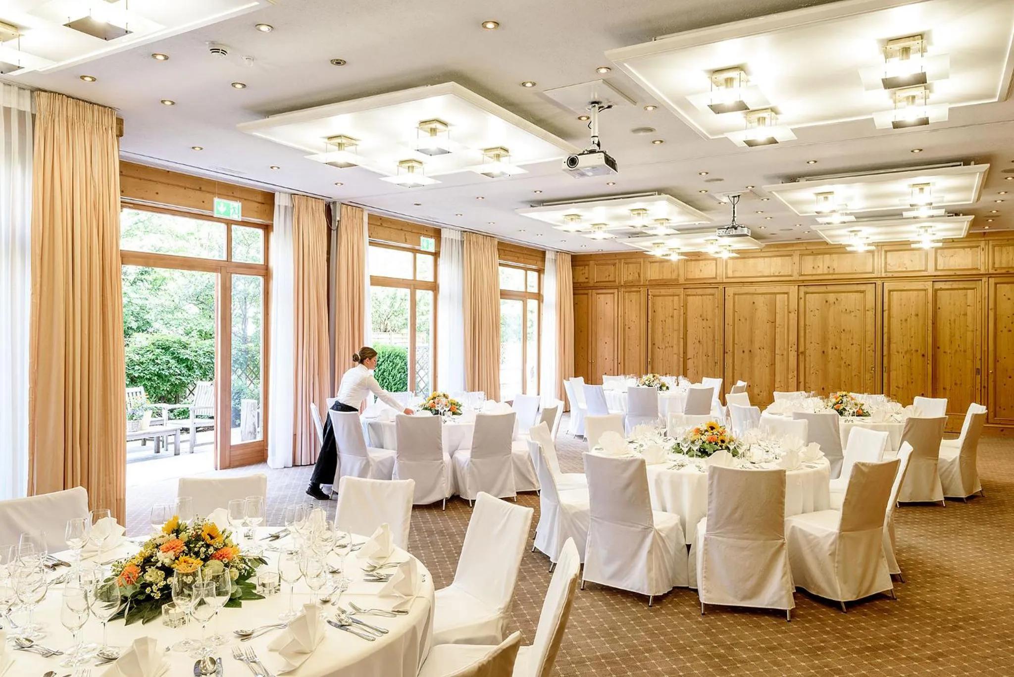 Restaurant/places to eat in Bauer Hotel und Restaurant