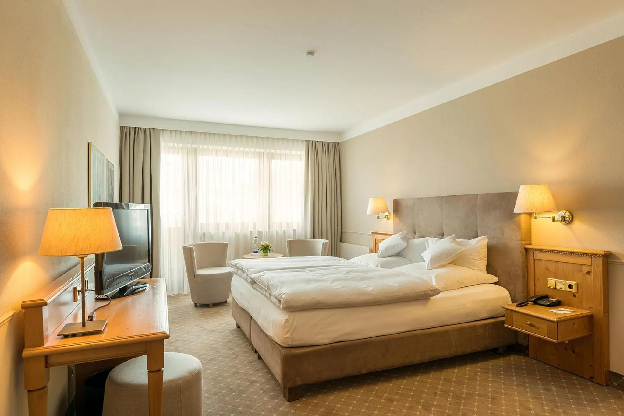 Photo of the whole room, Bed in Bauer Hotel und Restaurant