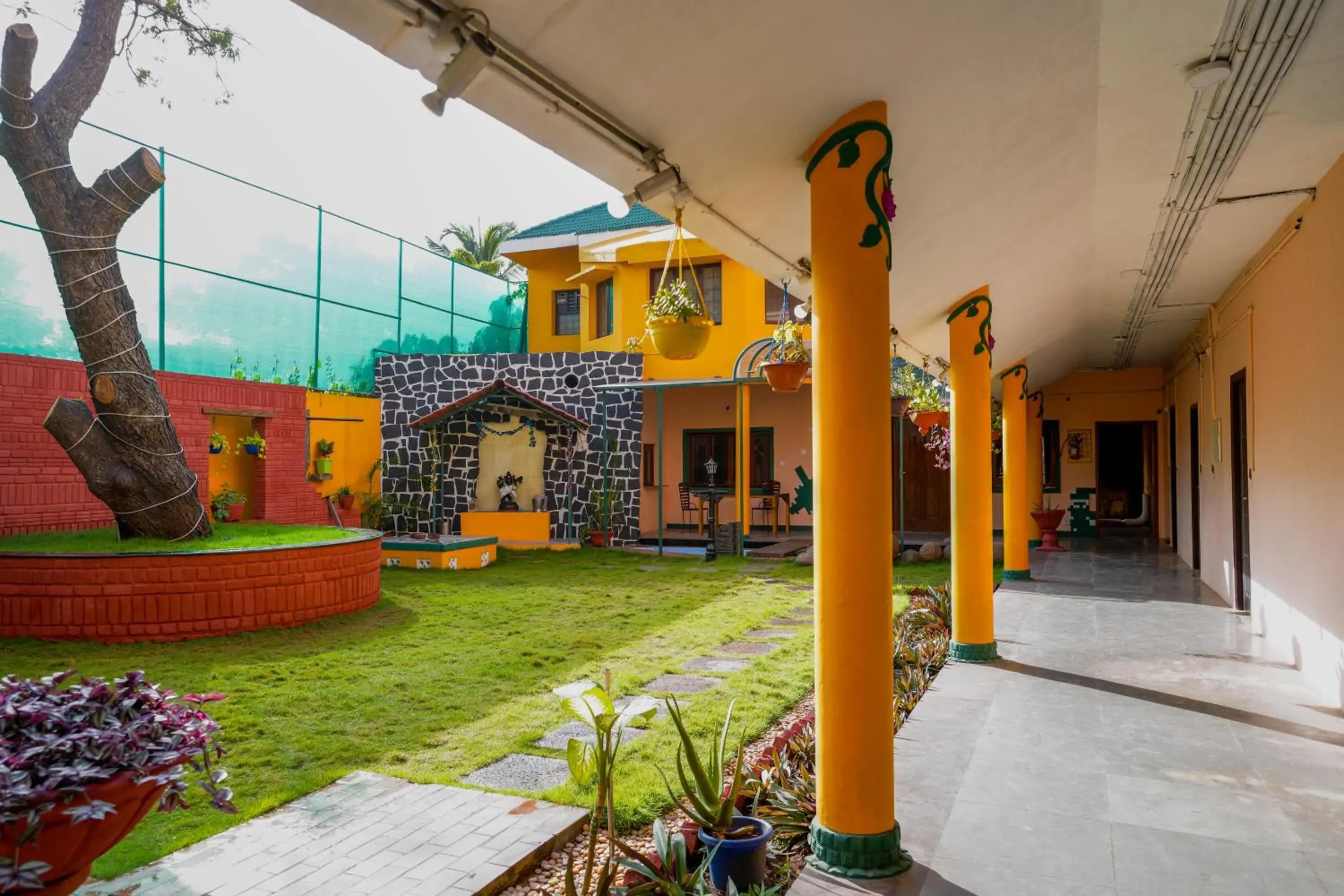 Inner courtyard view in La Courtyard Inner courtyard view in La Courtyard