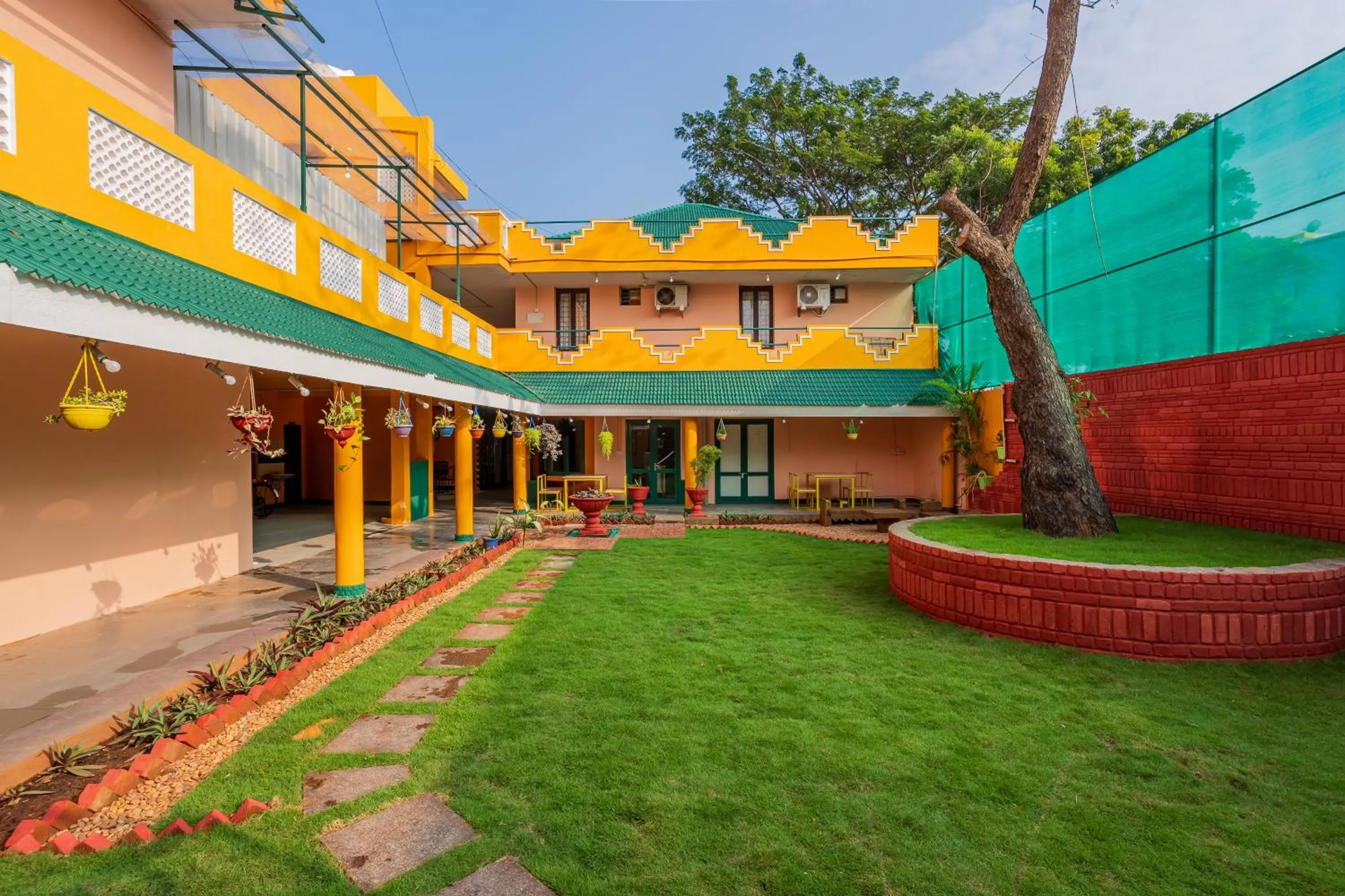 Garden in La Courtyard