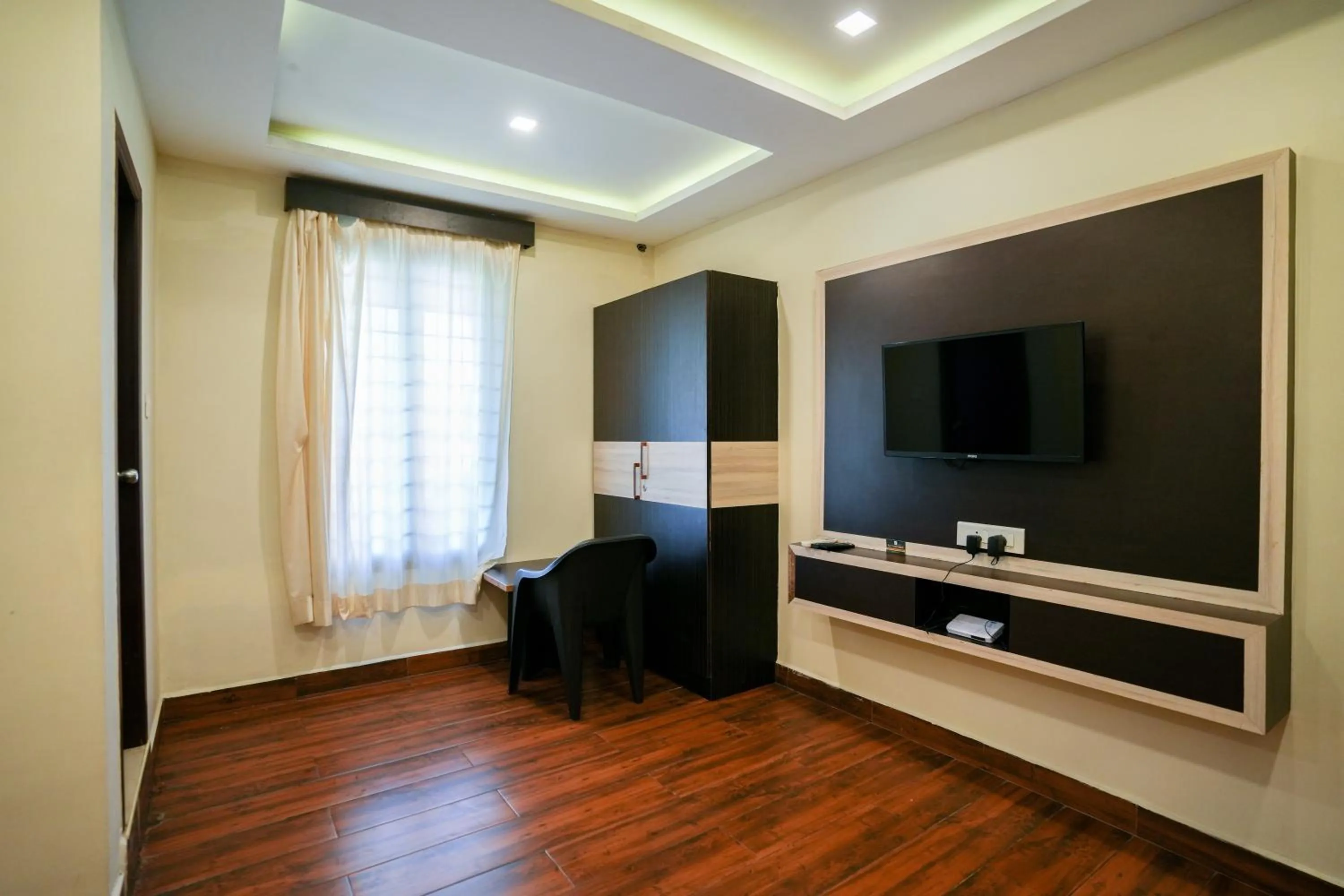 Communal lounge/ TV room in La Courtyard