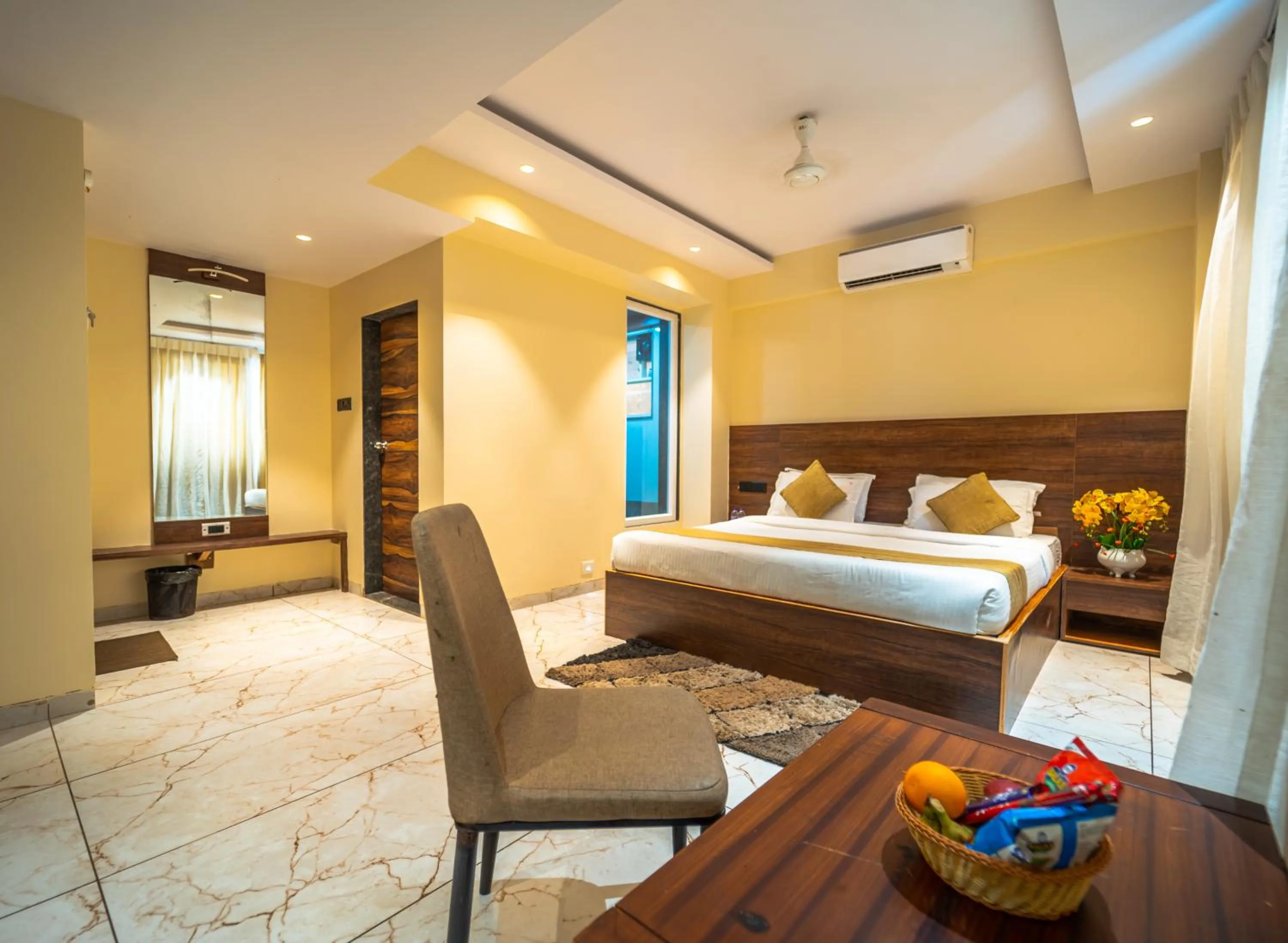 Photo of the whole room, Bed in Red Button Resort