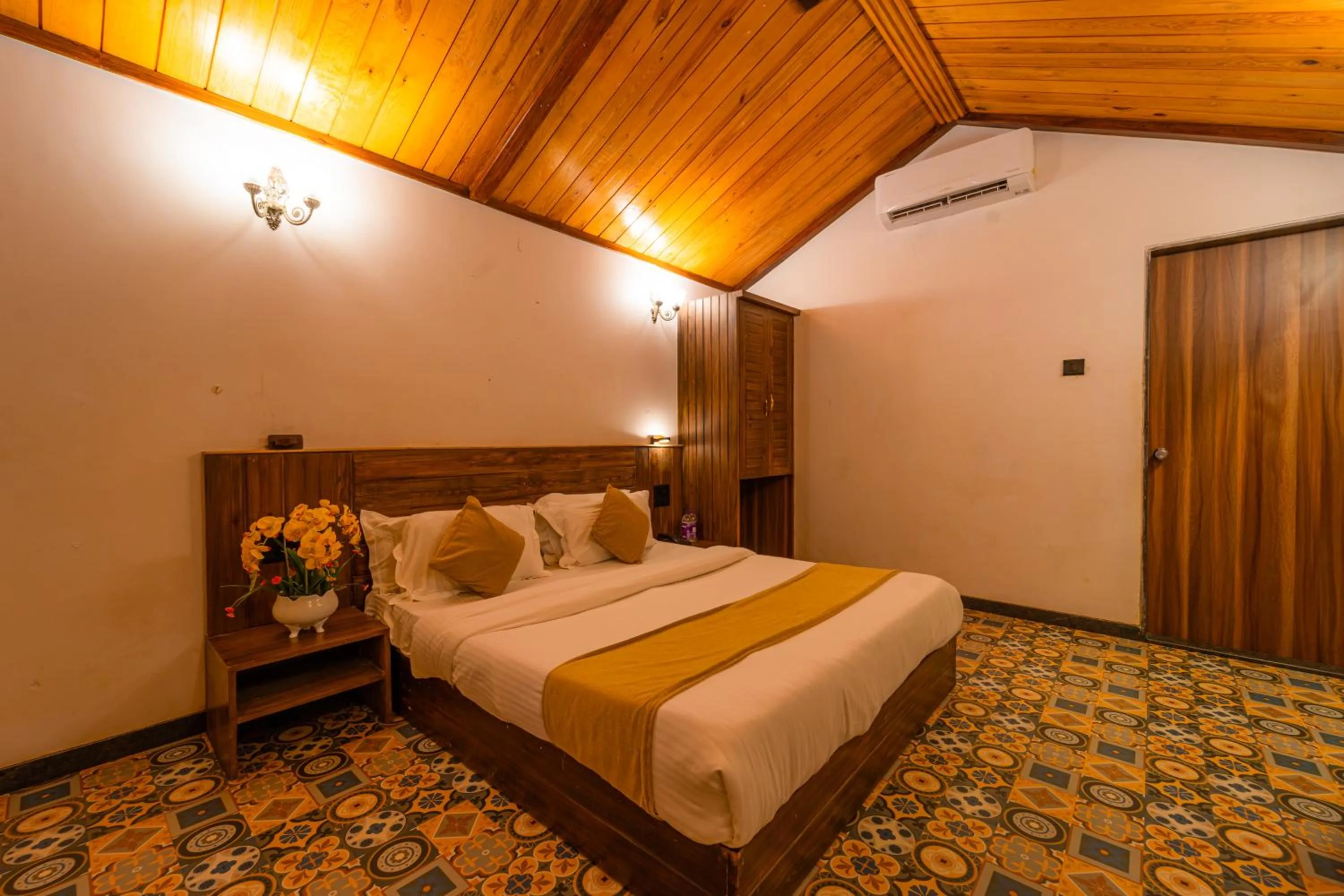 Photo of the whole room, Bed in Red Button Resort