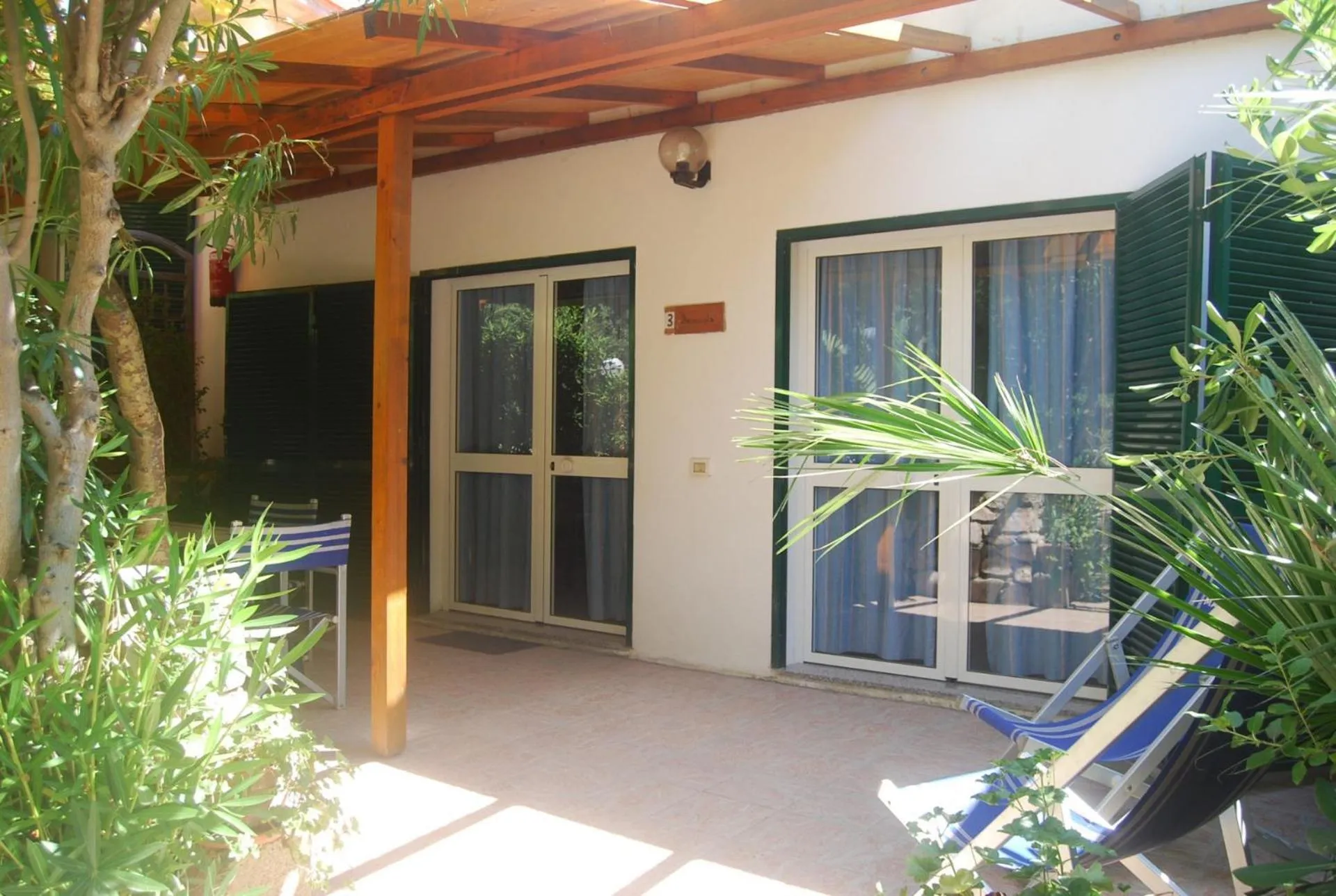 Patio in Mandel 2 Residence by Mandel club