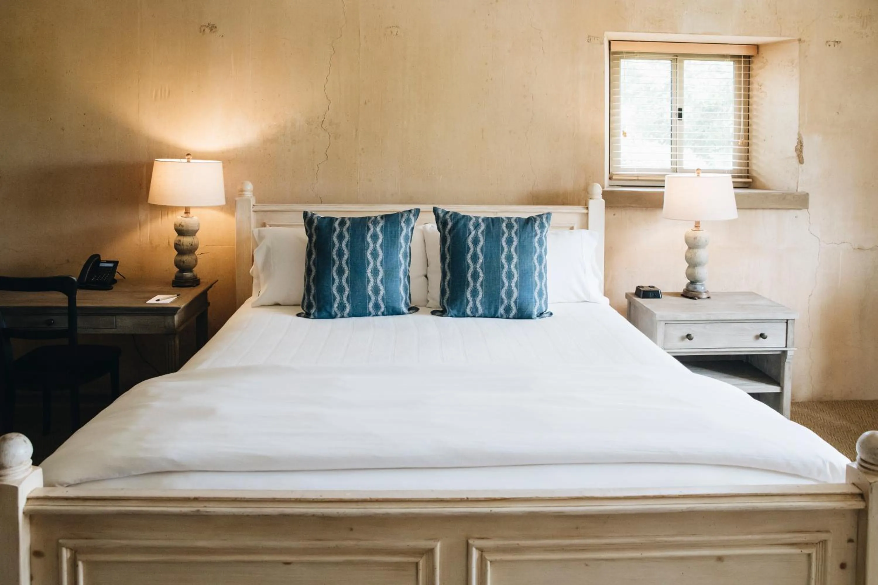 Bedroom, Bed in Seven Branches Venue and Inn