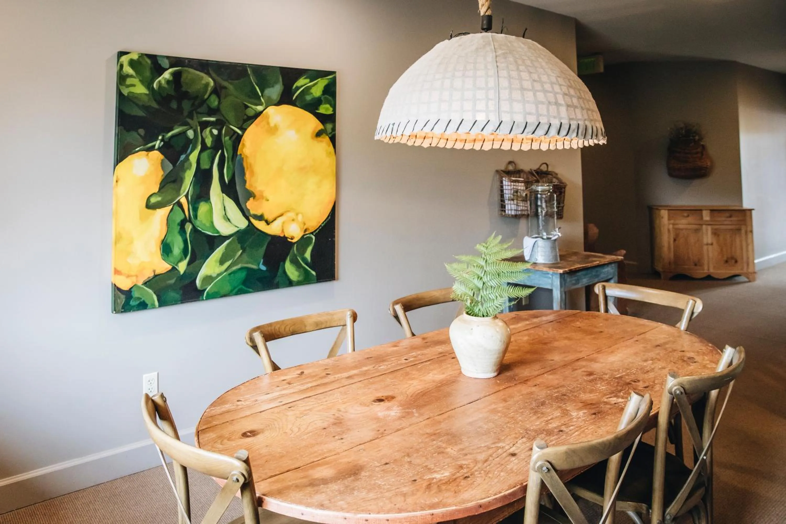 Communal lounge/ TV room in Seven Branches Venue and Inn