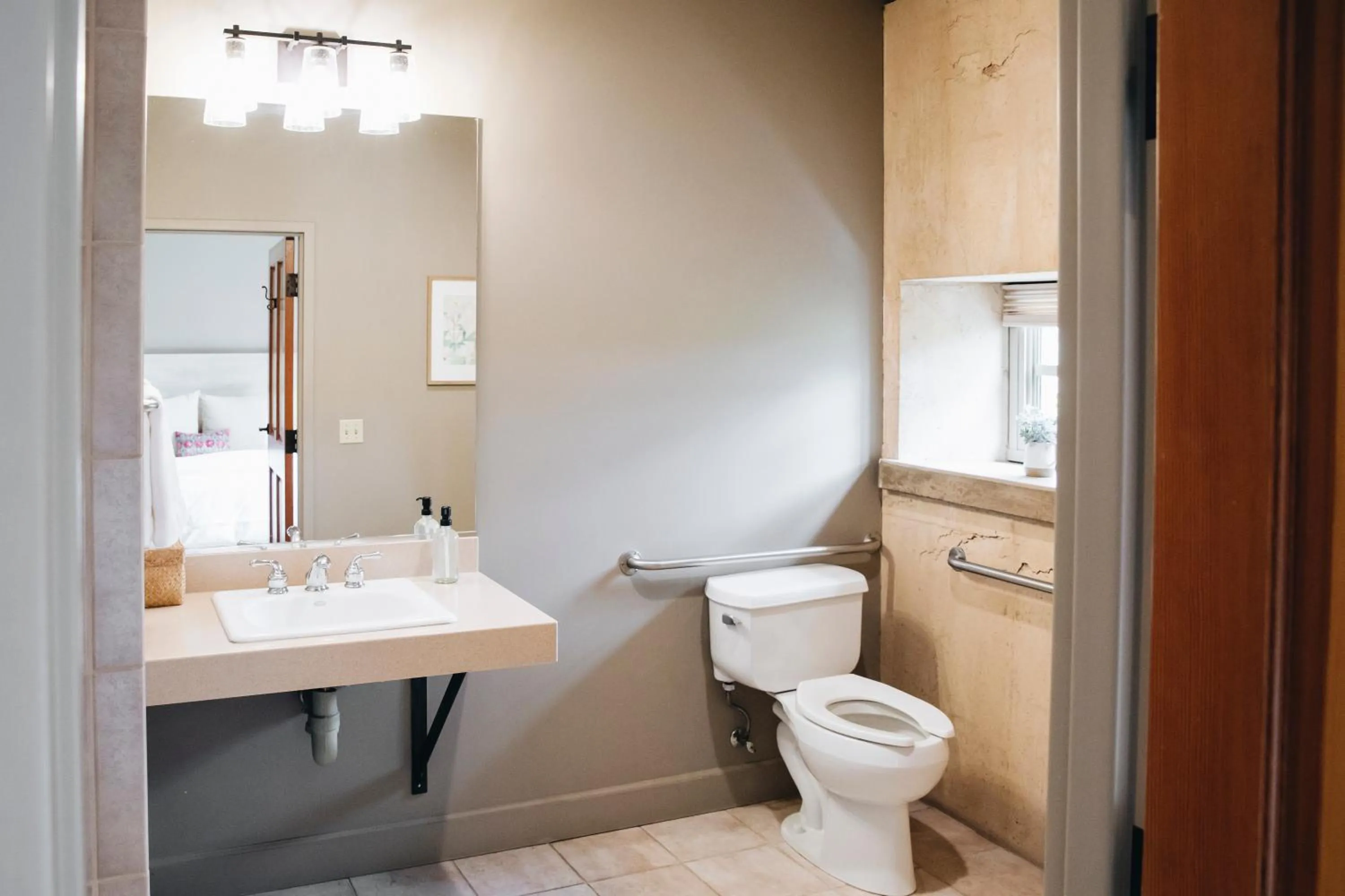 Bathroom in Seven Branches Venue and Inn