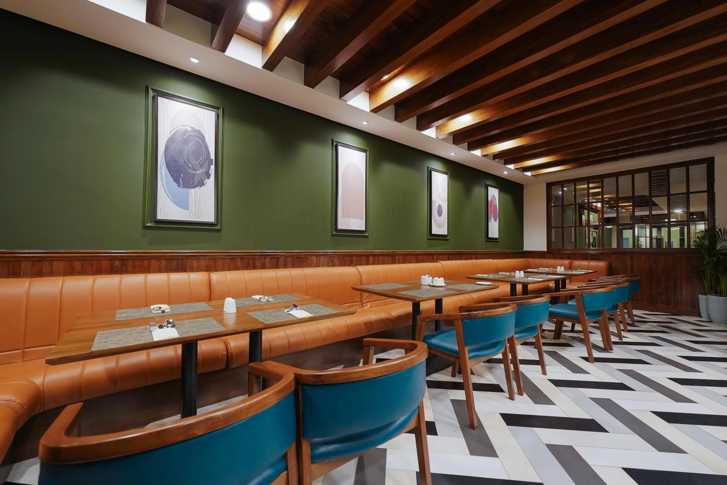 Restaurant/places to eat in Blue Beach Tower The Walk JBR