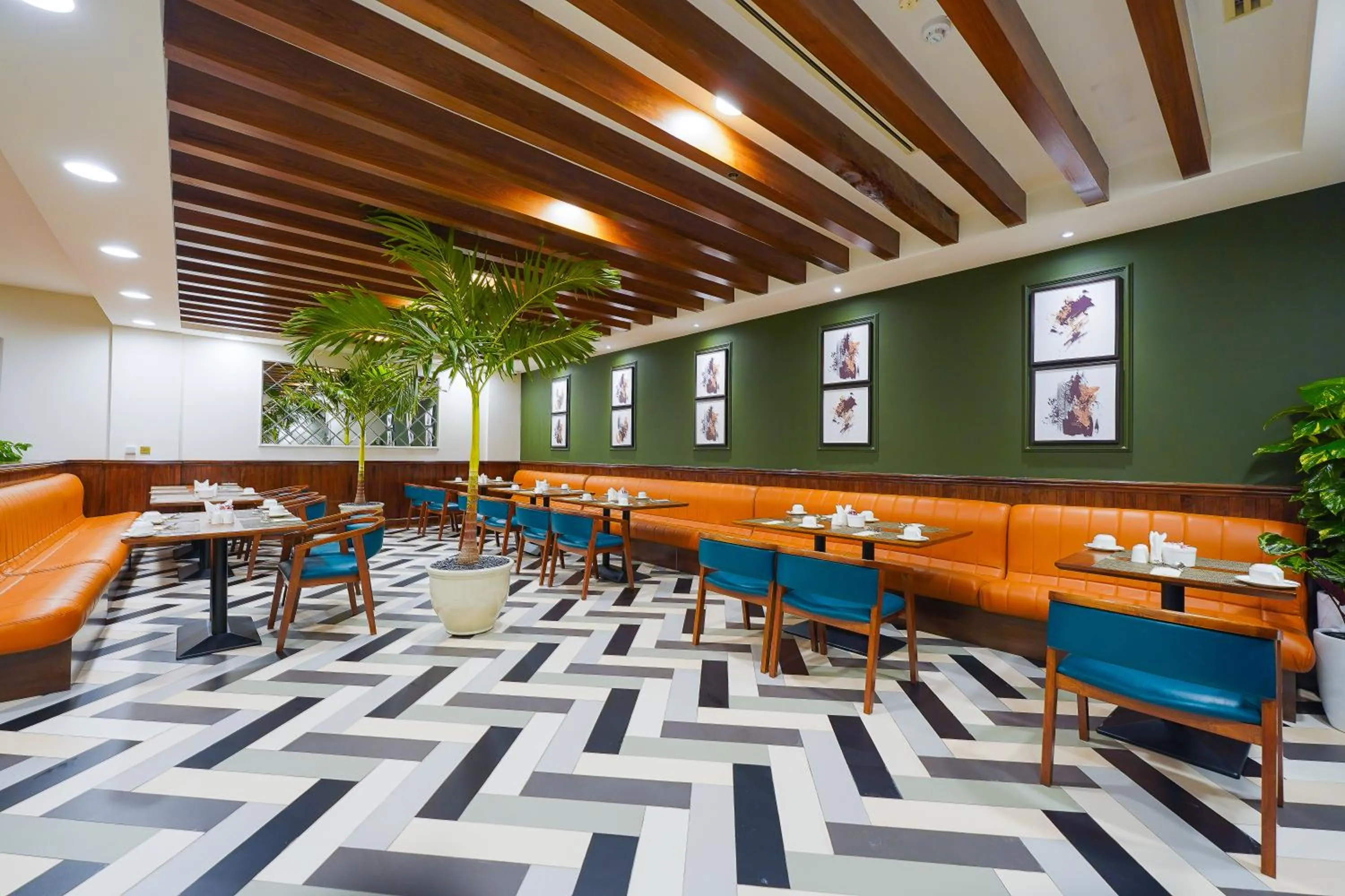 Restaurant/places to eat in Blue Beach Tower The Walk JBR