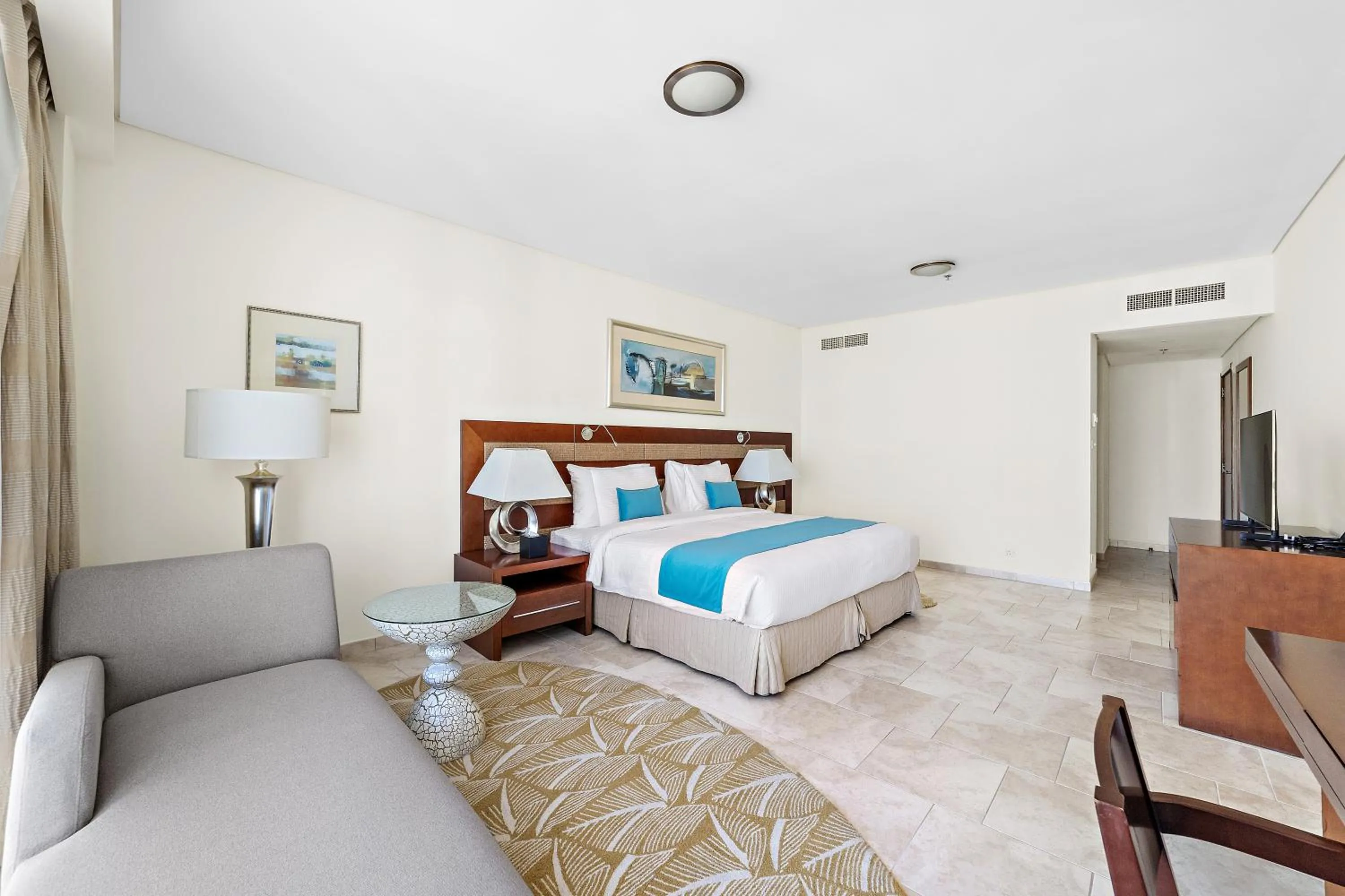 TV and multimedia in Blue Beach Tower The Walk JBR