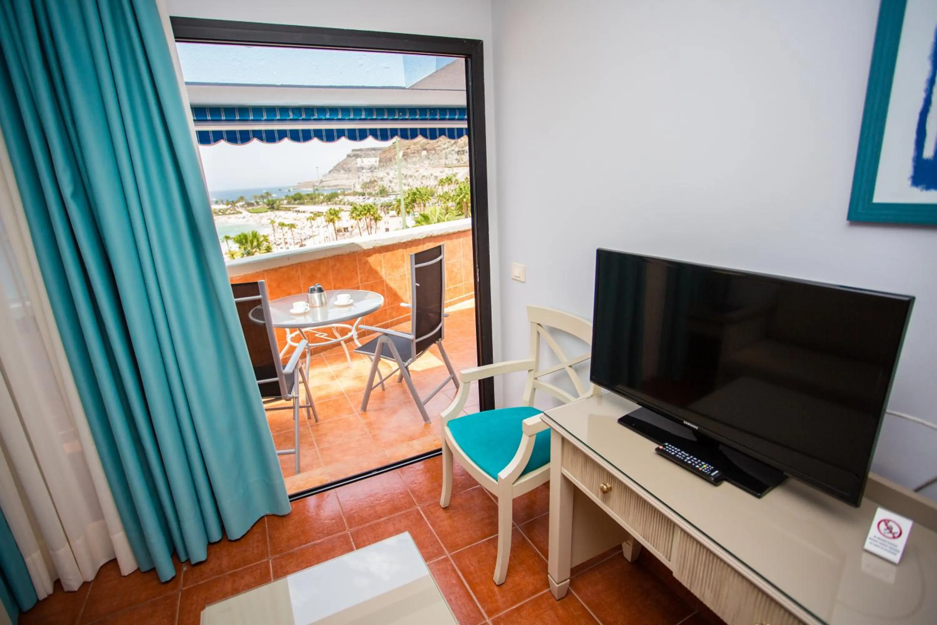 Living room in Amadores Beach Apartments