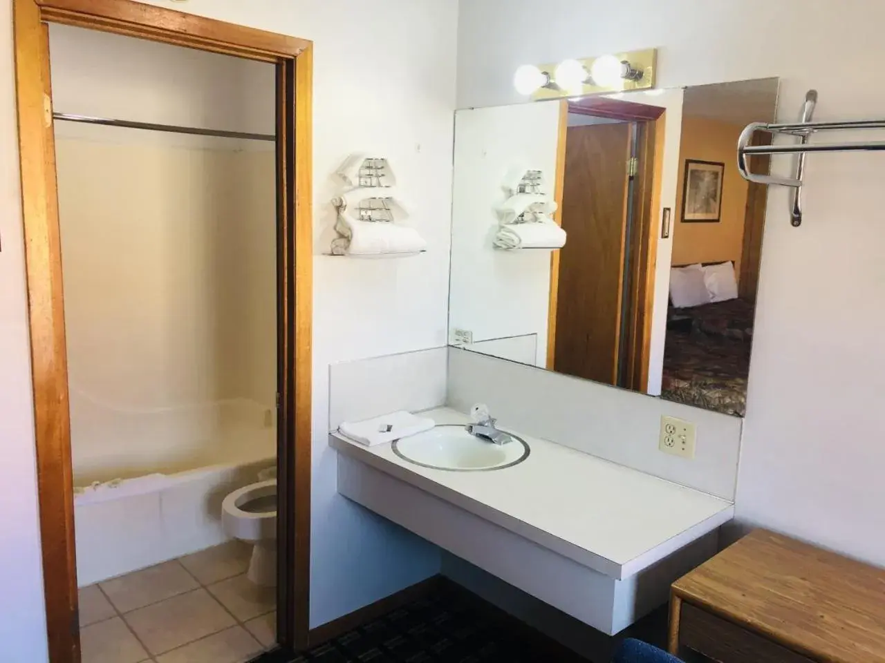 Deluxe Family Room in BIG 12 MOTEL Deluxe Family Room in BIG 12 MOTEL