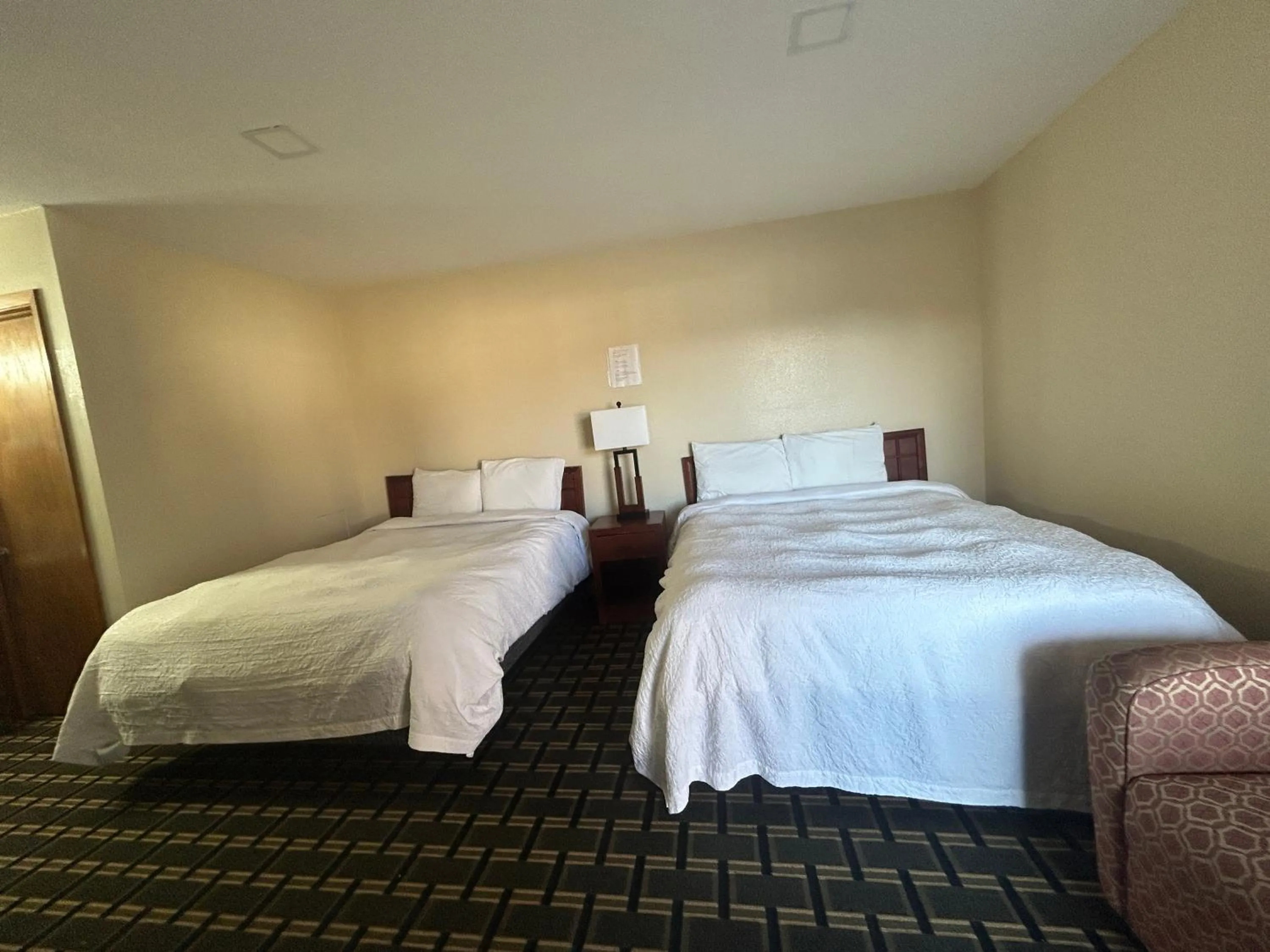 Bedroom, Bed in Big 12 Motel Broken Bow NE