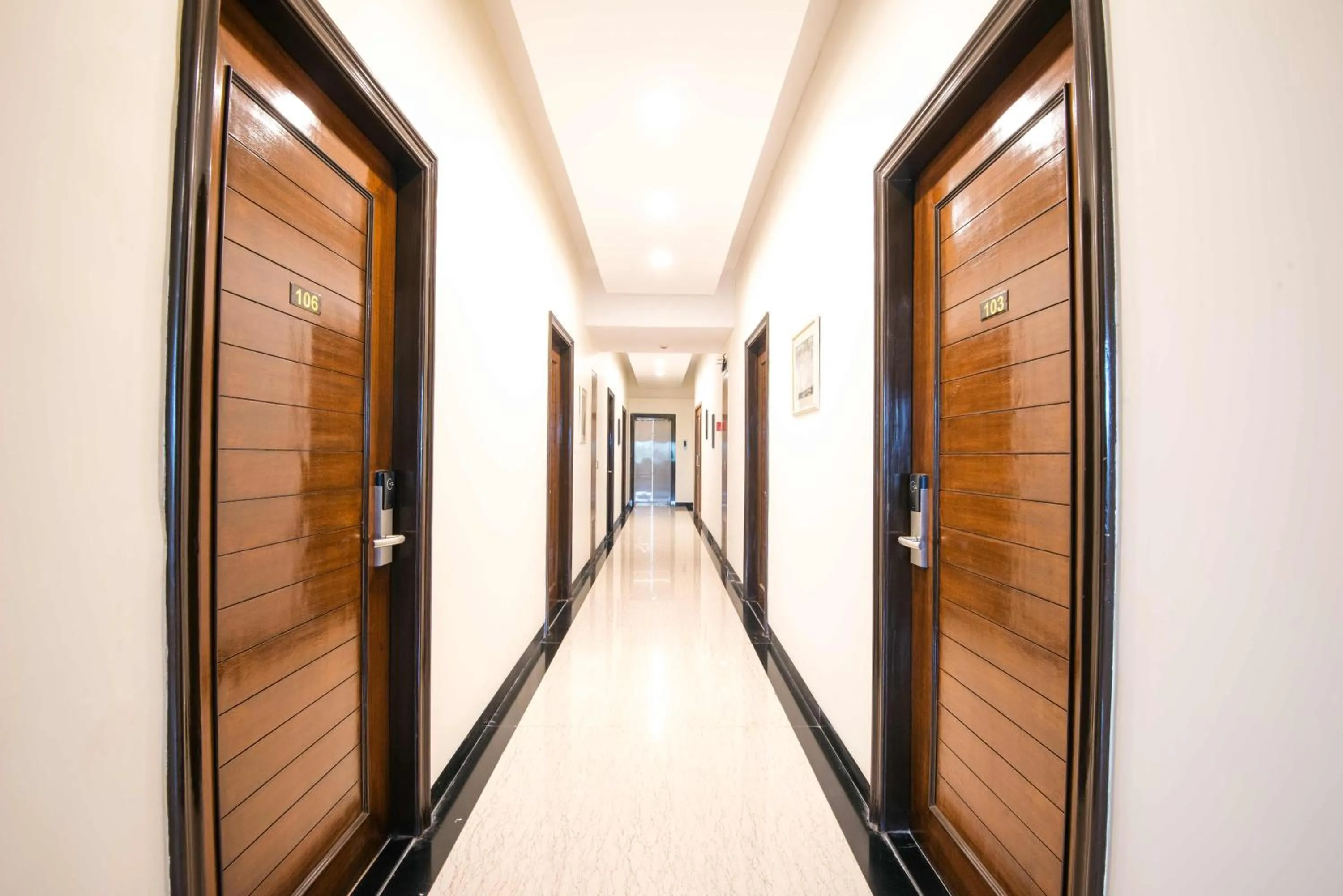 Lobby or reception in Treebo Reveniir Resort with Pool