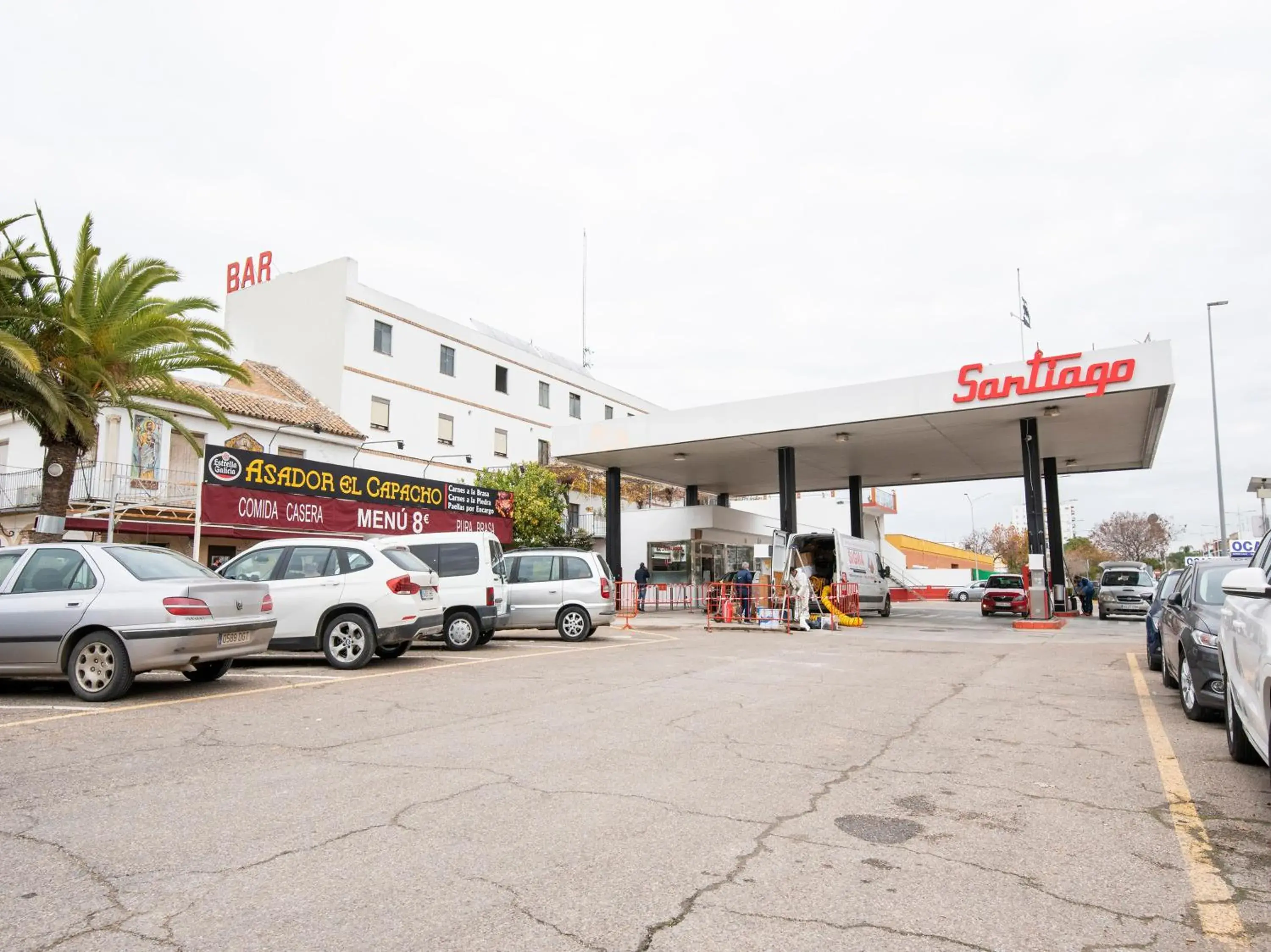 Facade/entrance in Hostal Santiago Facade/entrance in Hostal Santiago