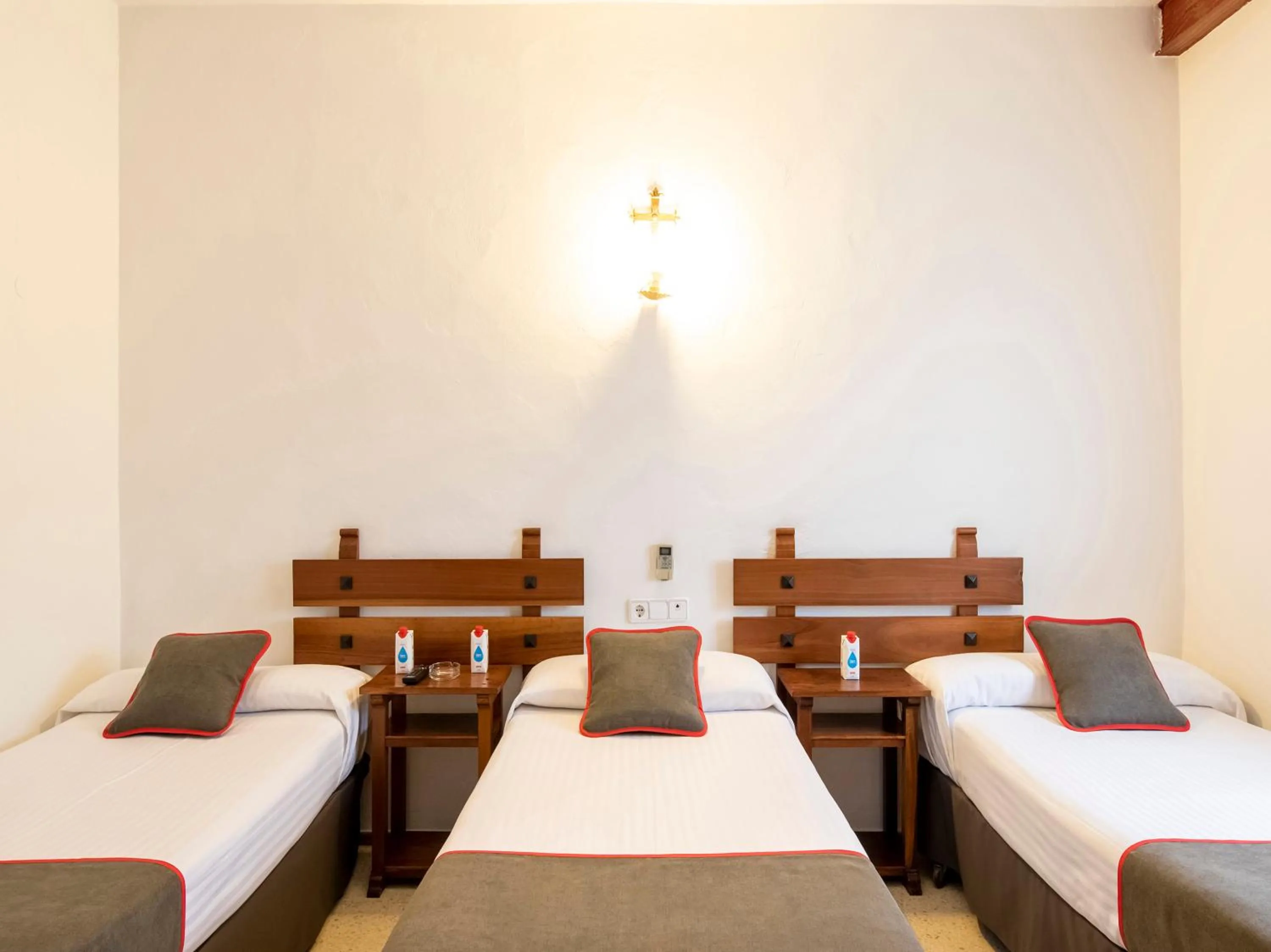 Bed in Hostal Santiago